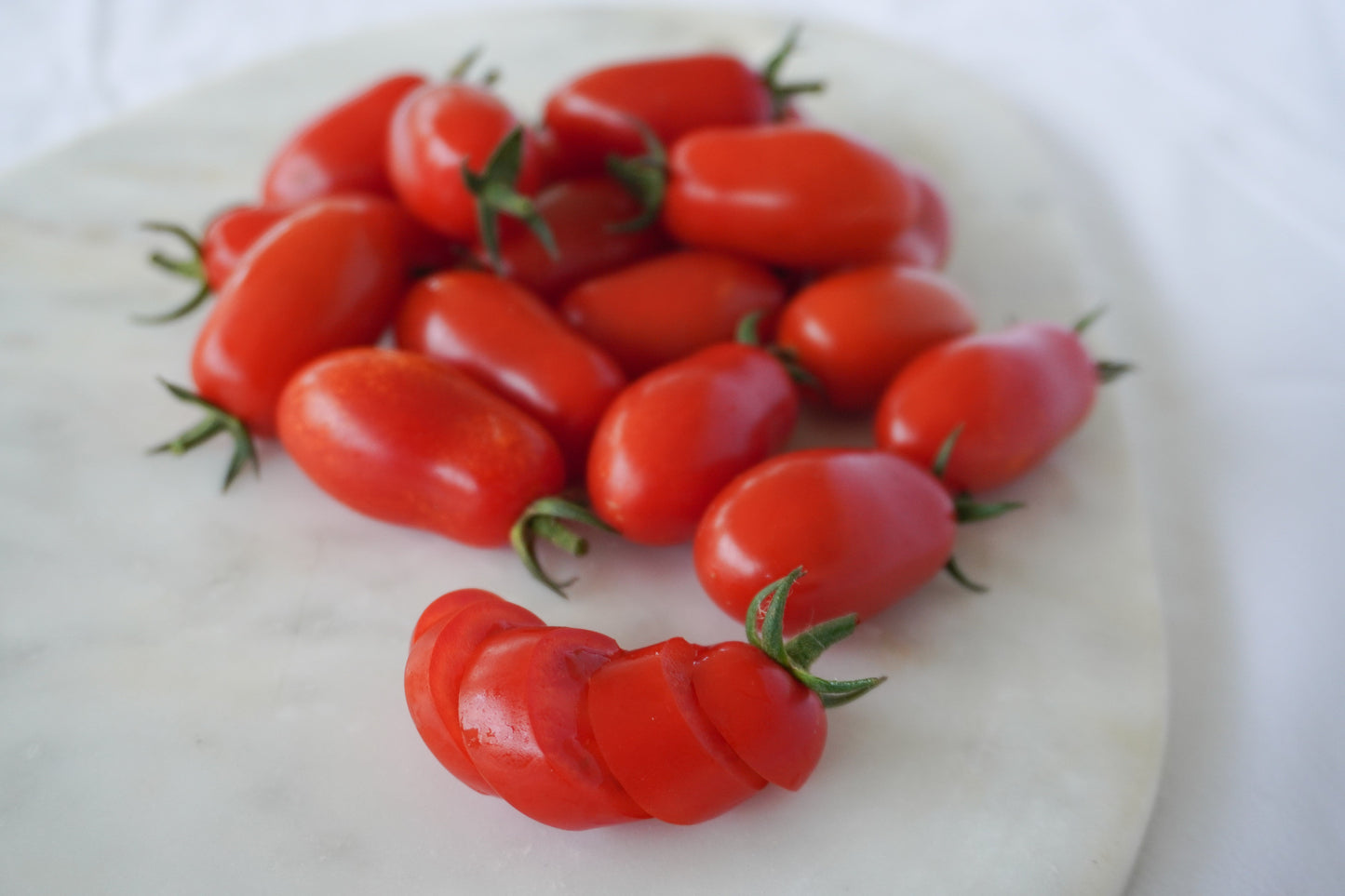 Mighty Mini Tomato Plant – High-Yielding, Early Maturing Variety for Fresh Snacking and Cooking 1