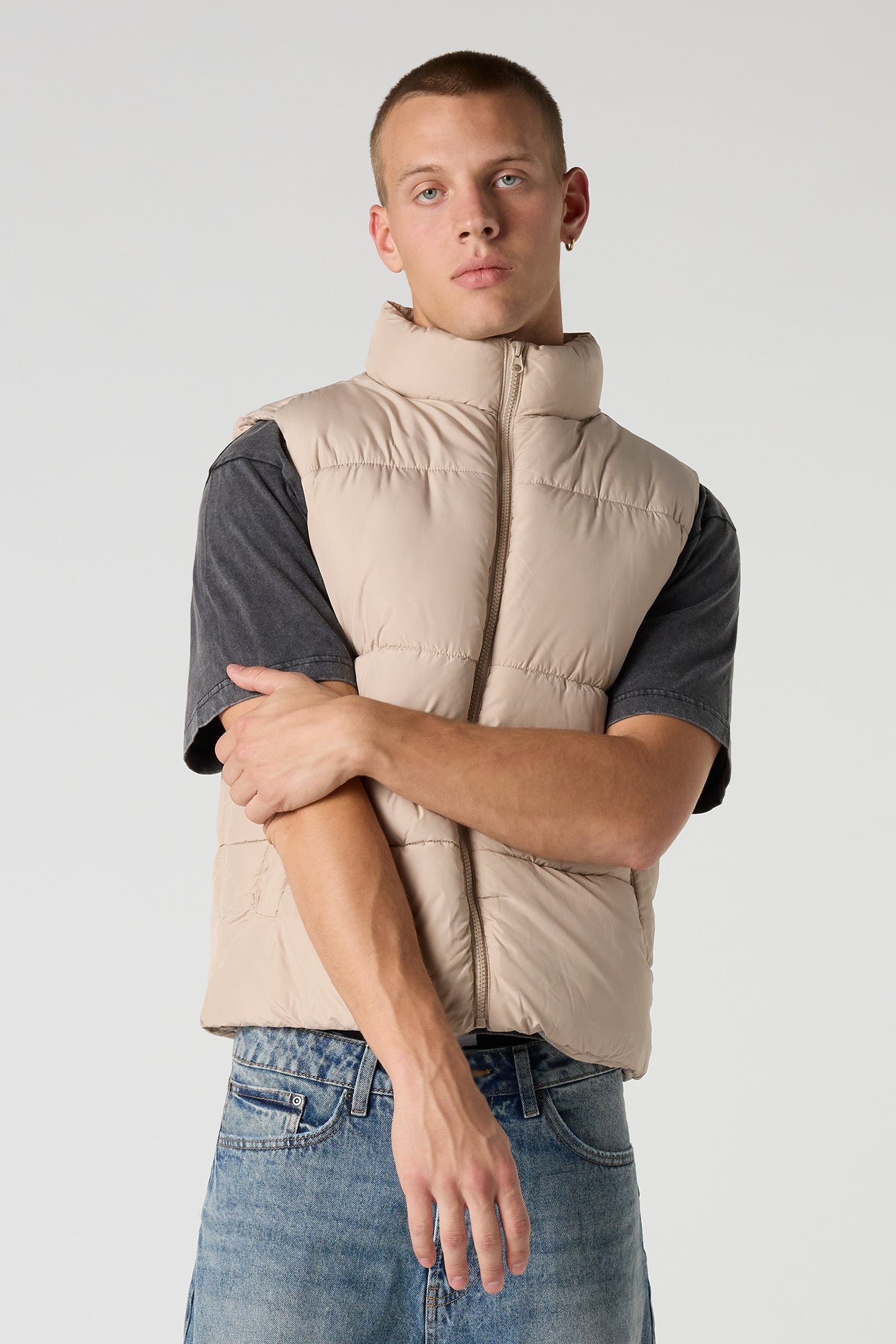 Stylish Puffer Vest for Ultimate Warmth and Comfort - Perfect Layering Piece 10