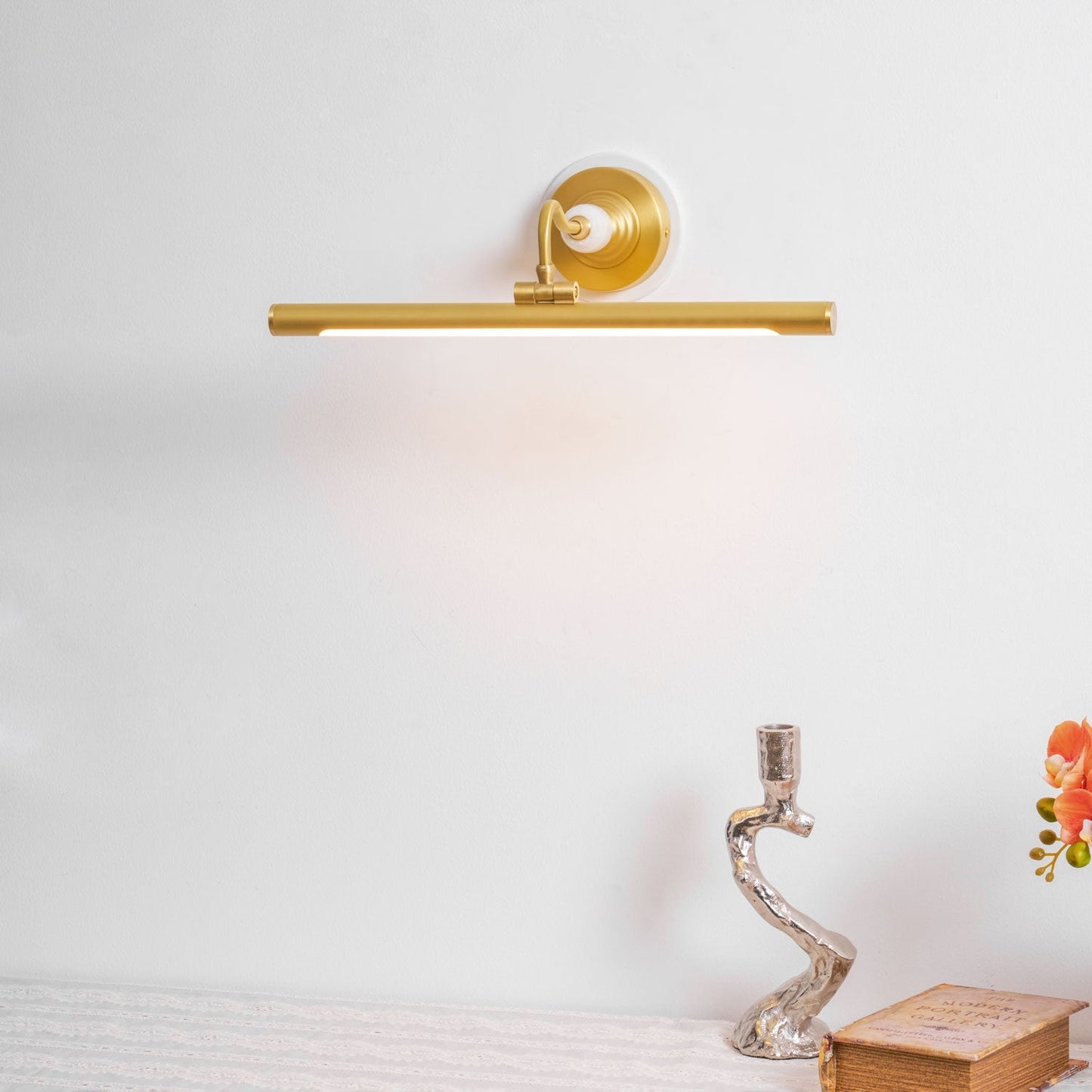 Archer Art | Linear Wall Lamp with Elegant Design and LED Lighting | Ideal for Illuminating Artwork