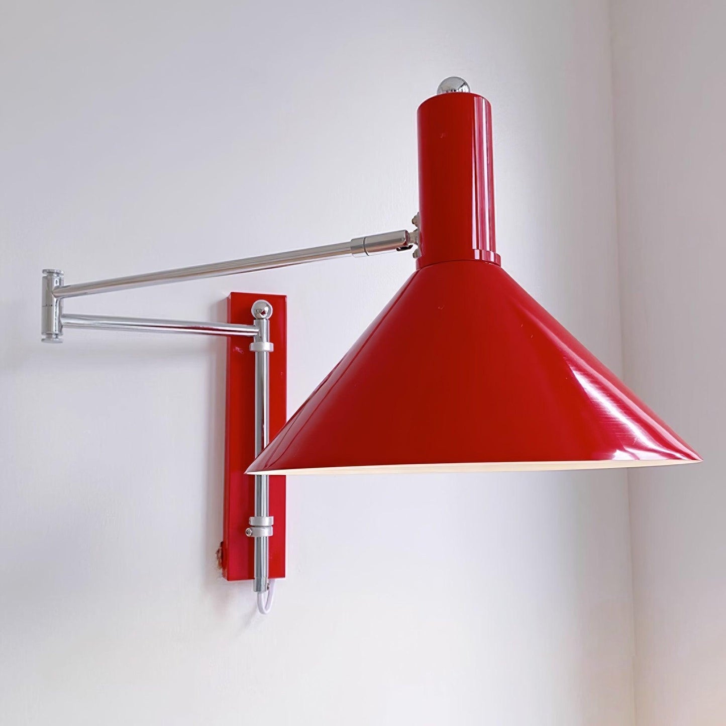Azelio Plug-In Wall Lamp with Adjustable Arm | Modern Wall Sconce Lighting for Stylish Interiors