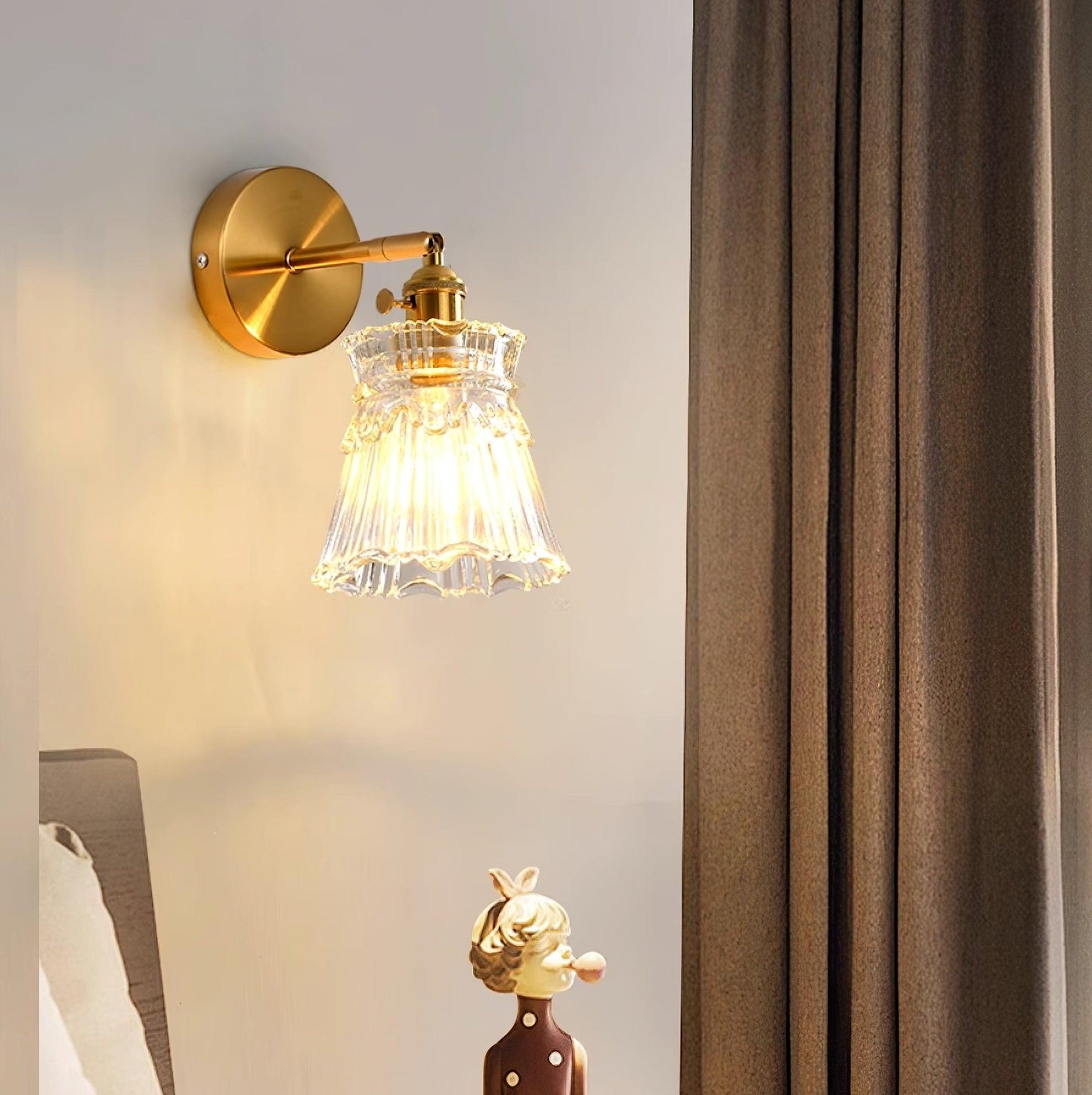 Cicaya Wall Sconce Lighting - Elegant Brass Wall Lamp with Glass Shade for Cozy Atmosphere