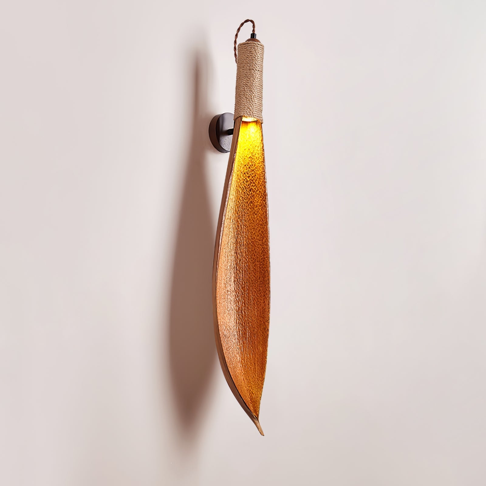 Cocos Leaf Wall Lamp - Natural Cocoa Leaf Design for Ambient Lighting 0