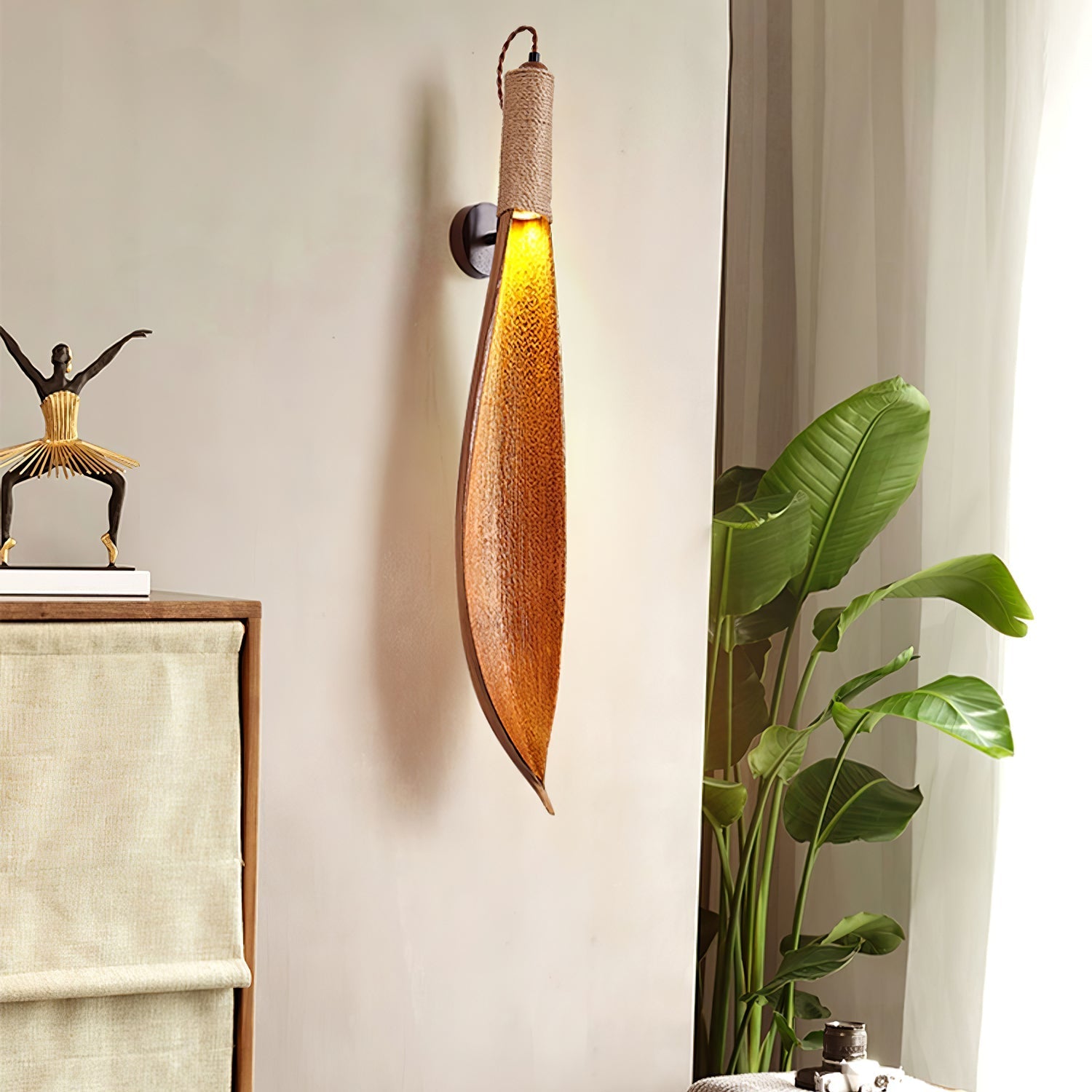 Cocos Leaf Wall Lamp - Natural Cocoa Leaf Design for Ambient Lighting 6