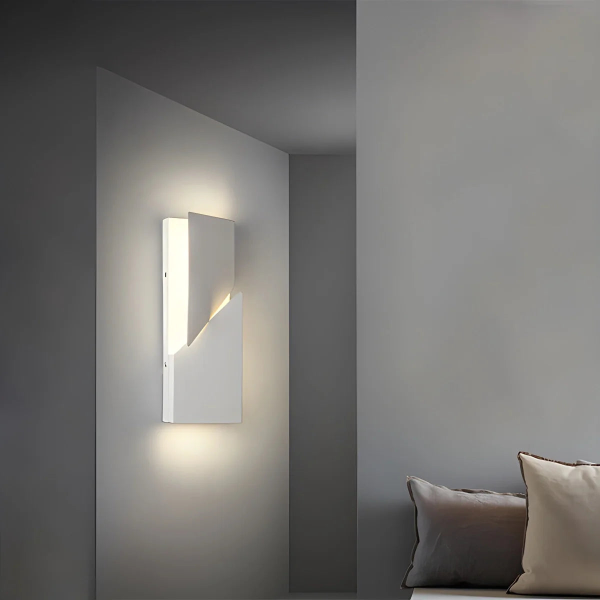 Coznimo | Modern Wall Lamp with Geometric 3D Design | Elegant Lighting for a Stylish Interior