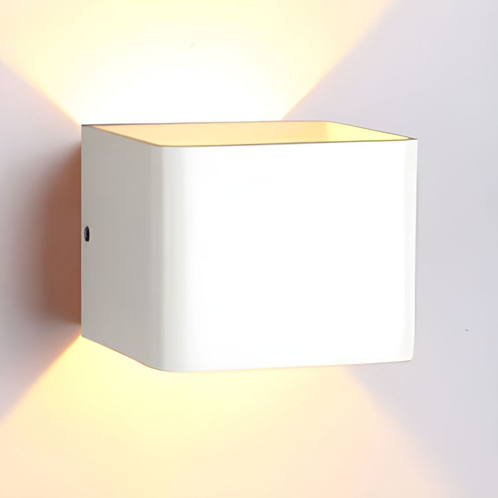Cubbon | Modern Wall Lamp with LED Lighting | Atmospheric Lighting for Elegant Interiors