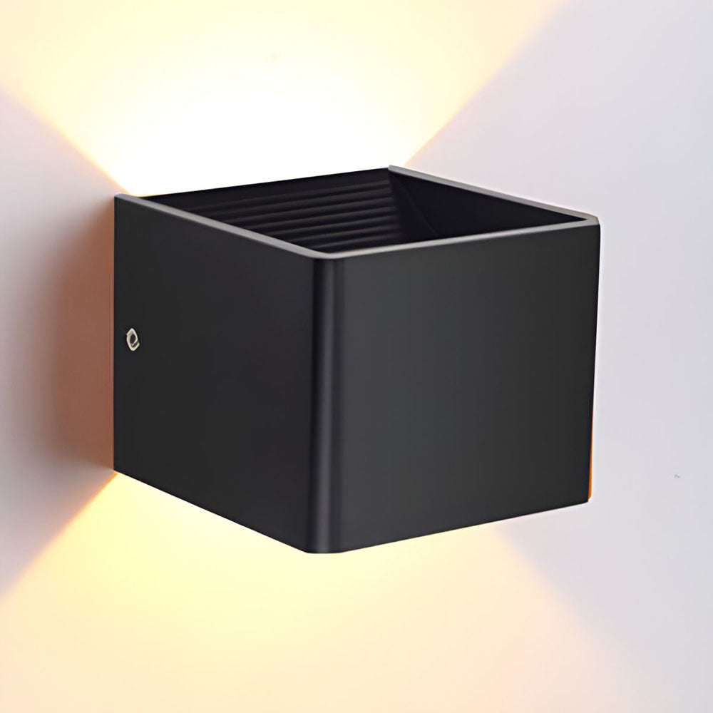 Cubbon | Modern Wall Lamp with LED Lighting | Atmospheric Lighting for Elegant Interiors