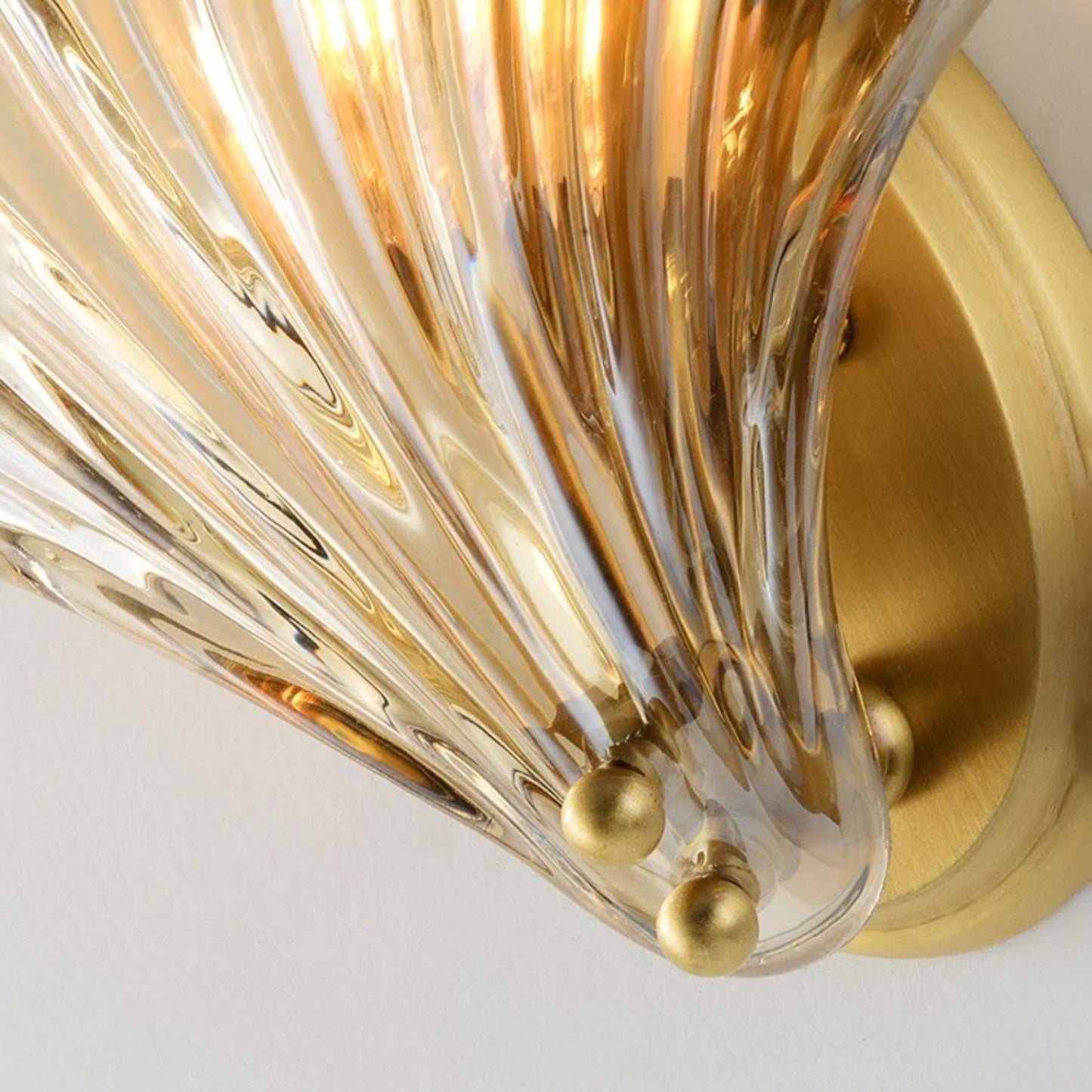 Vintage Shell Wall Sconce Lighting - Elegant Glass Wall Lamp for Cozy Home Decor