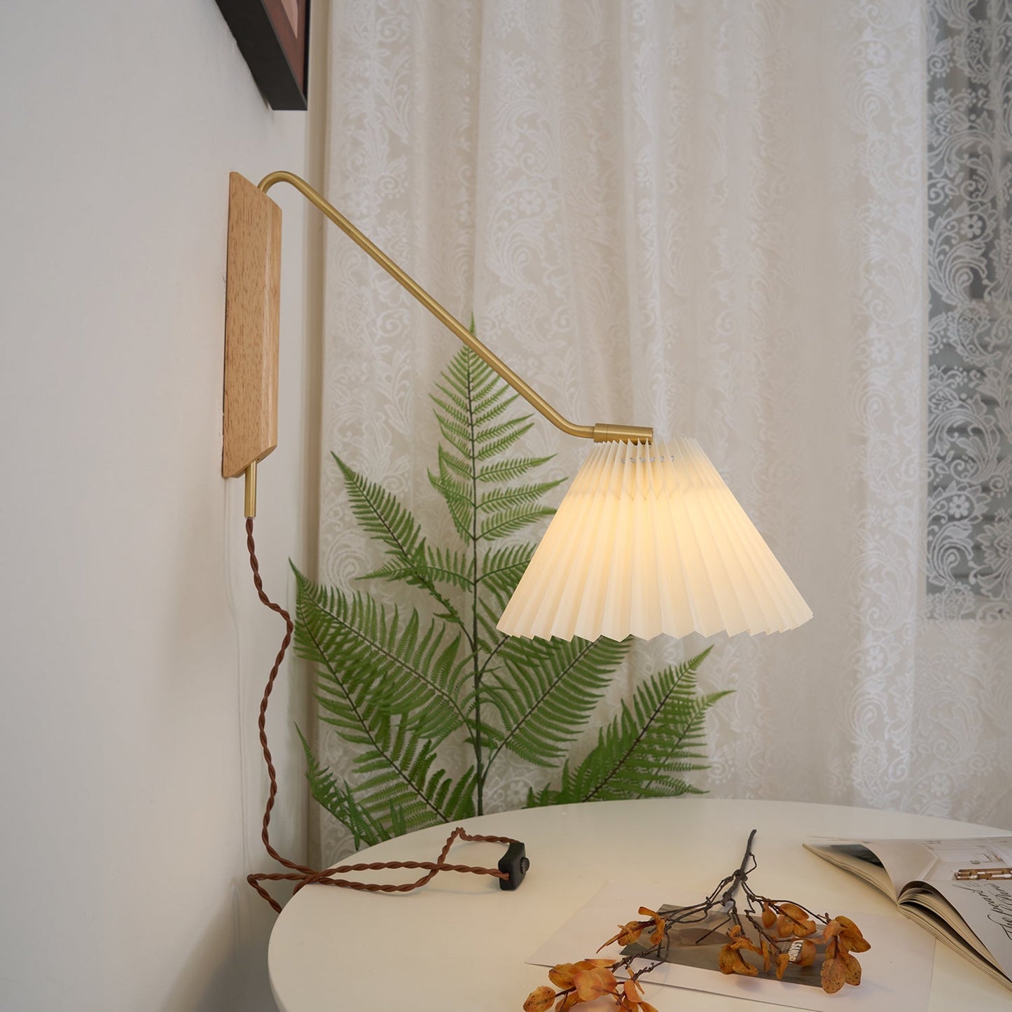Elegant Wooden Wall Sconce Light with Fabric Shade - Modern Design for Cozy Lighting