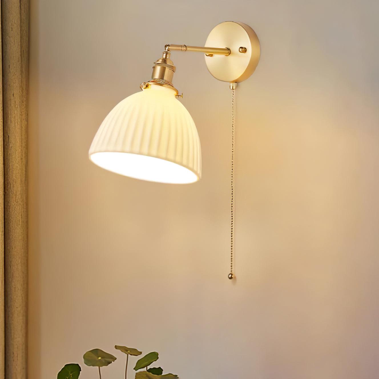 Elegant Brass Pleated Ceramic Wall Sconce Lighting - Stylish Wall Lamp for Modern and Classic Interiors