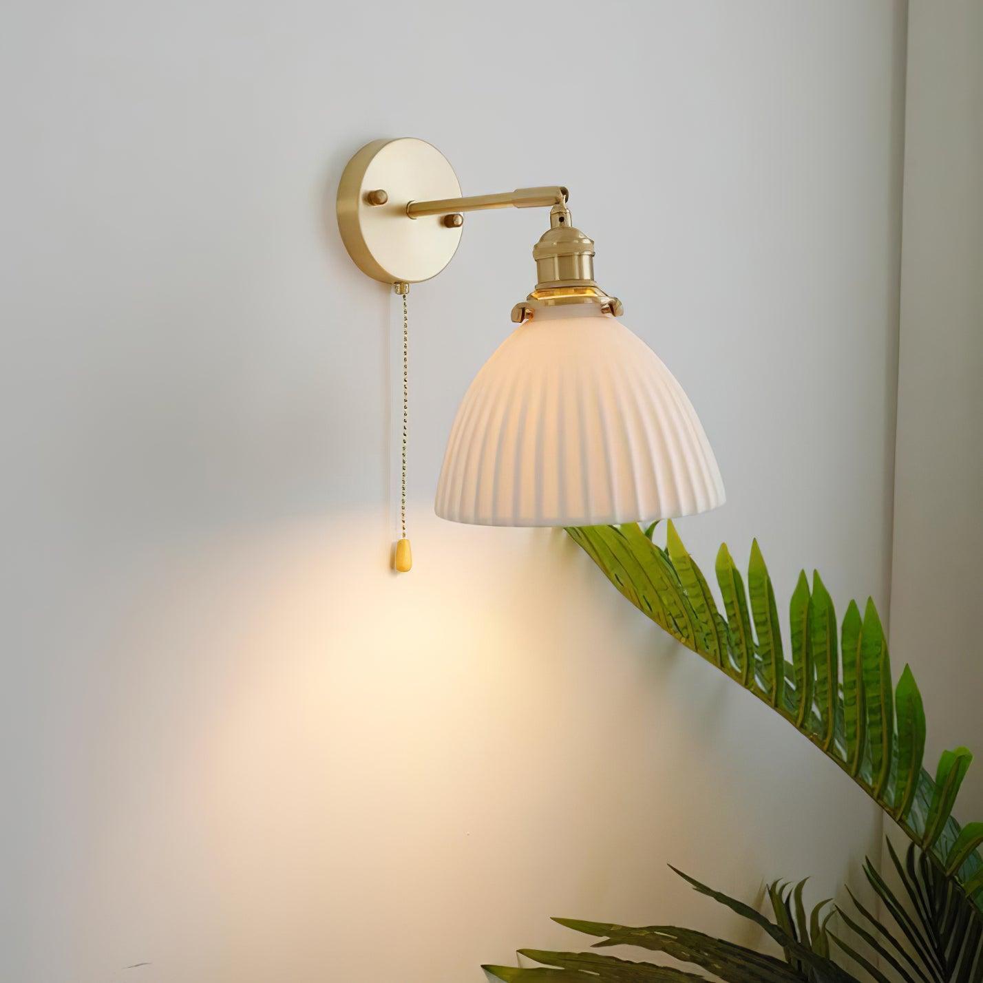 Elegant Brass Pleated Ceramic Wall Sconce Lighting - Stylish Wall Lamp for Modern and Classic Interiors