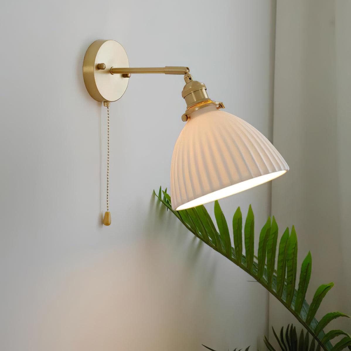 Elegant Brass Pleated Ceramic Wall Sconce Lighting - Stylish Wall Lamp for Modern and Classic Interiors