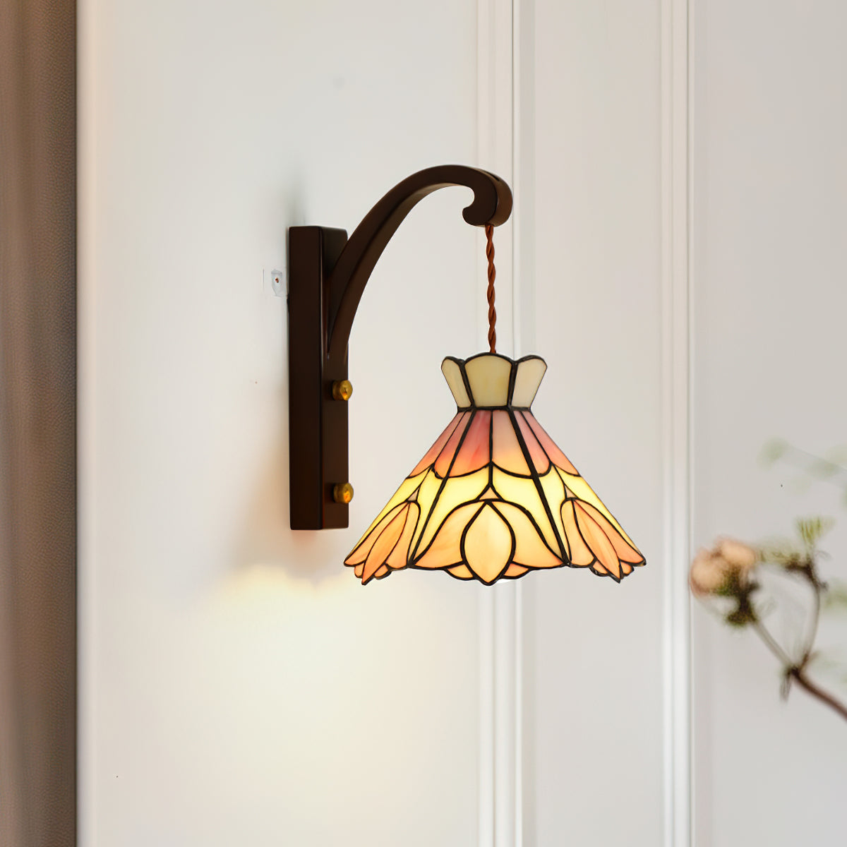 Elegant Wall Sconce Lighting with Hand-Cut Glass and Wooden Holder - Vintage Style Wall Lamp for Cozy Interiors