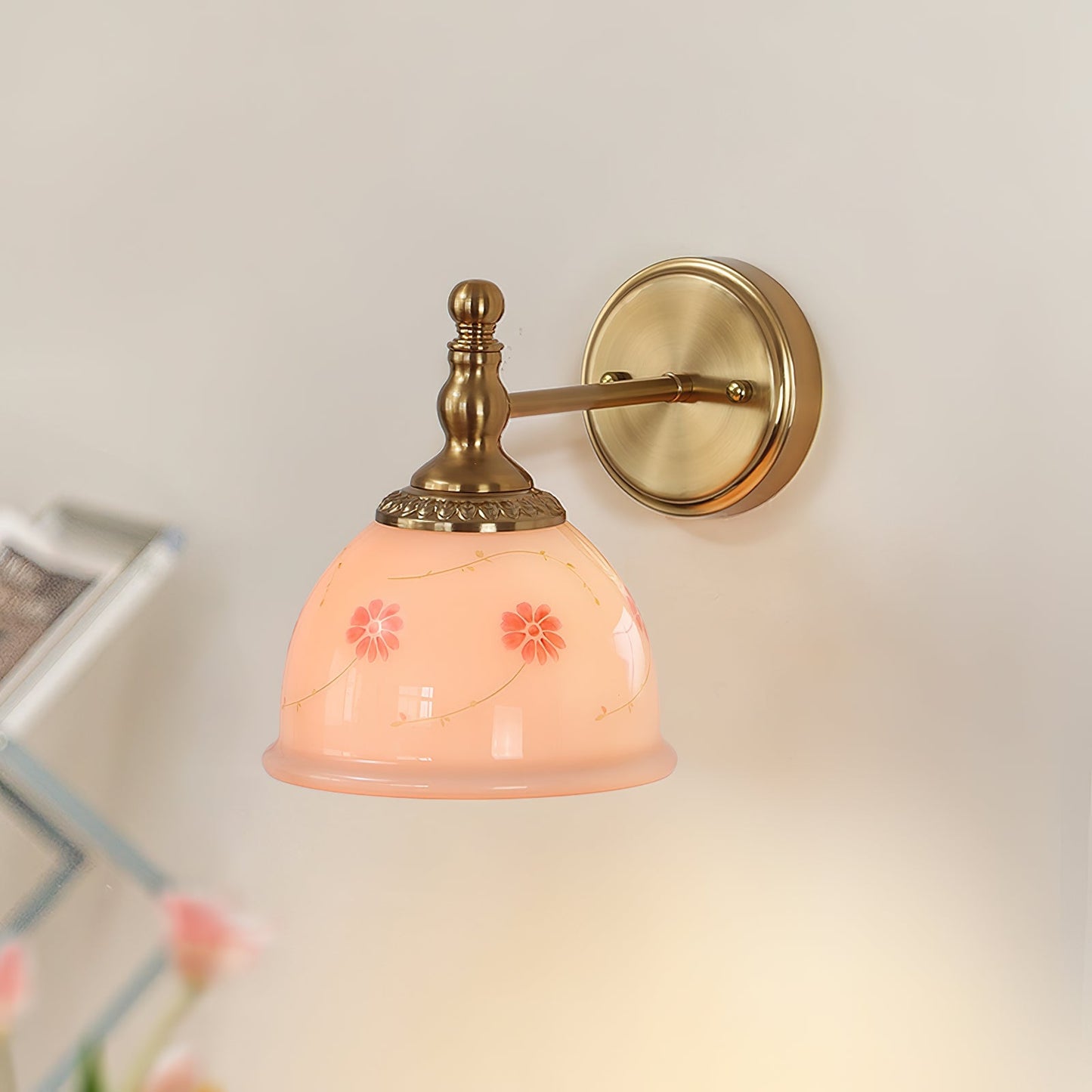 Elegant Wall Lamp with Pink Glass and Floral Motif for a Romantic Atmosphere