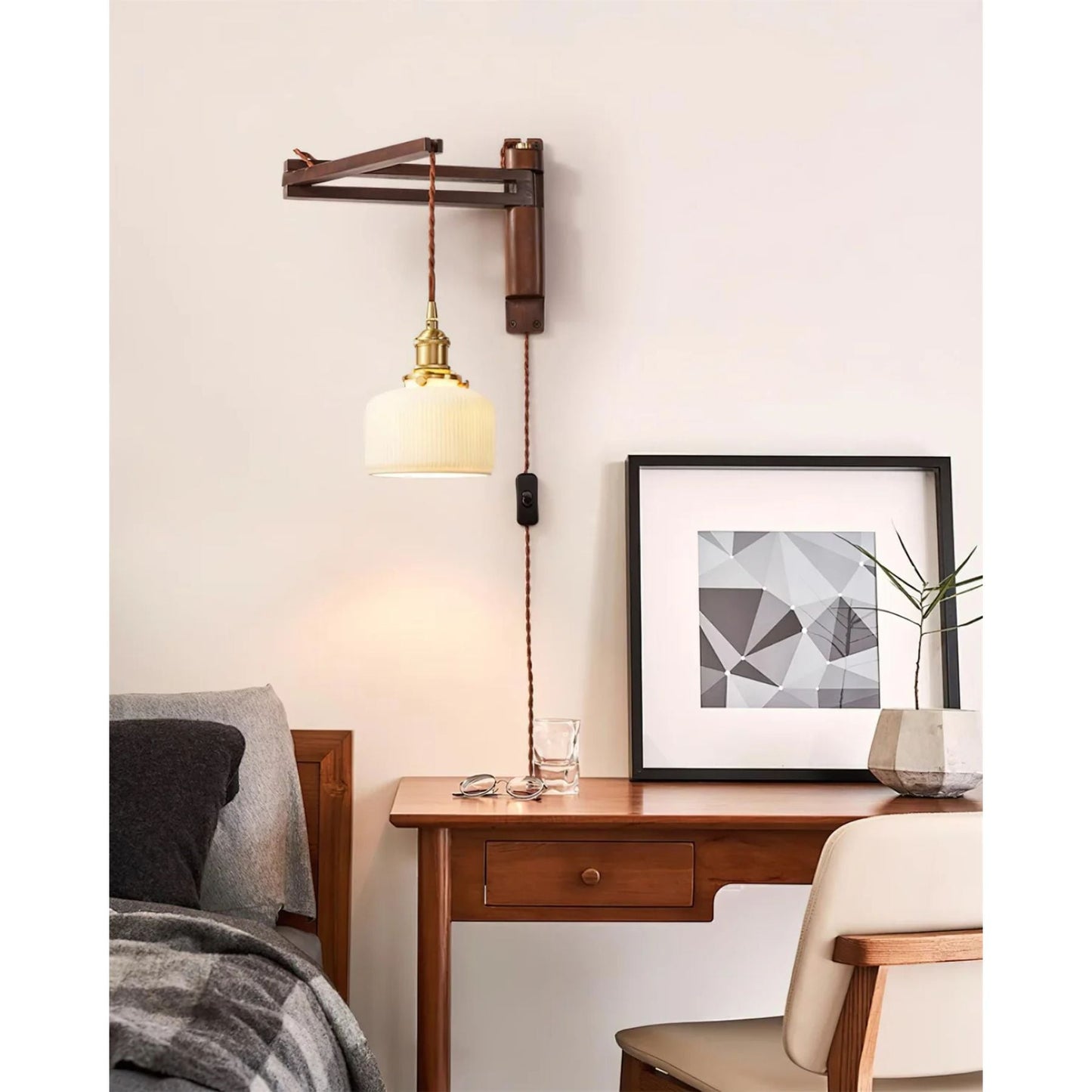 Elegant Vintage Wall Sconce Lighting with Glass Shade - Stylish Wall Lamp for Modern and Classic Interiors