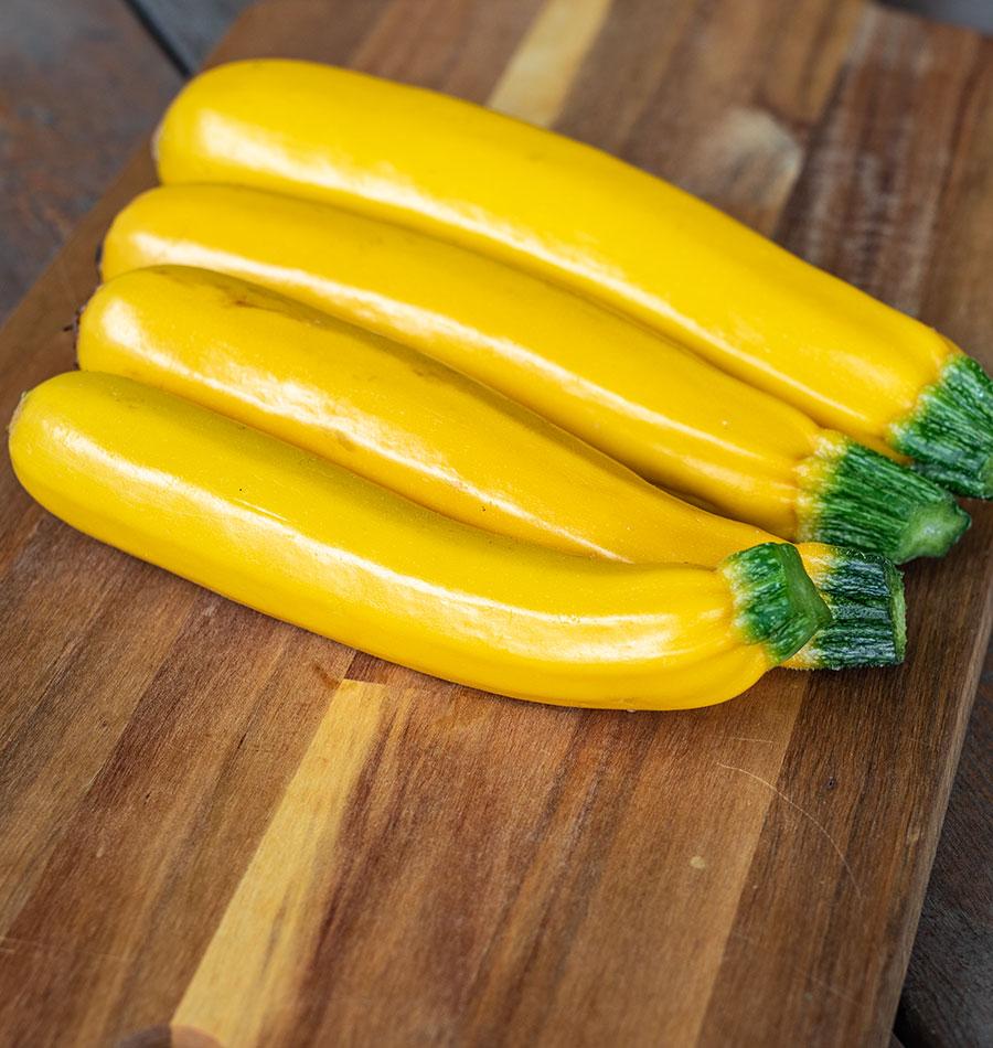 Goldy Organic Squash – Vibrant Yellow Fruits with Uniform Shape for Delicious Home Harvests 1
