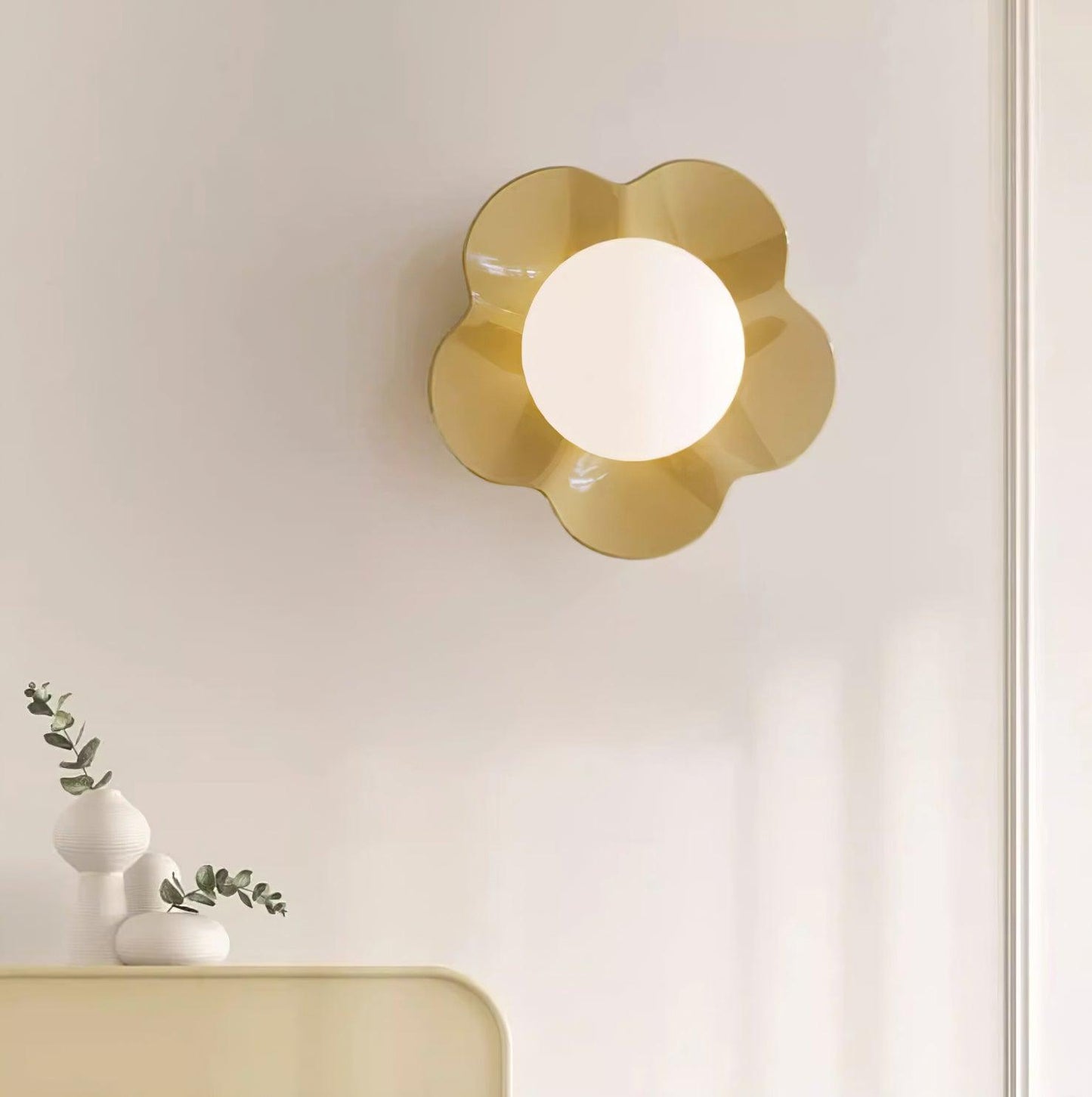 Floral Wall Lamp with Mood Lighting for Children's Rooms