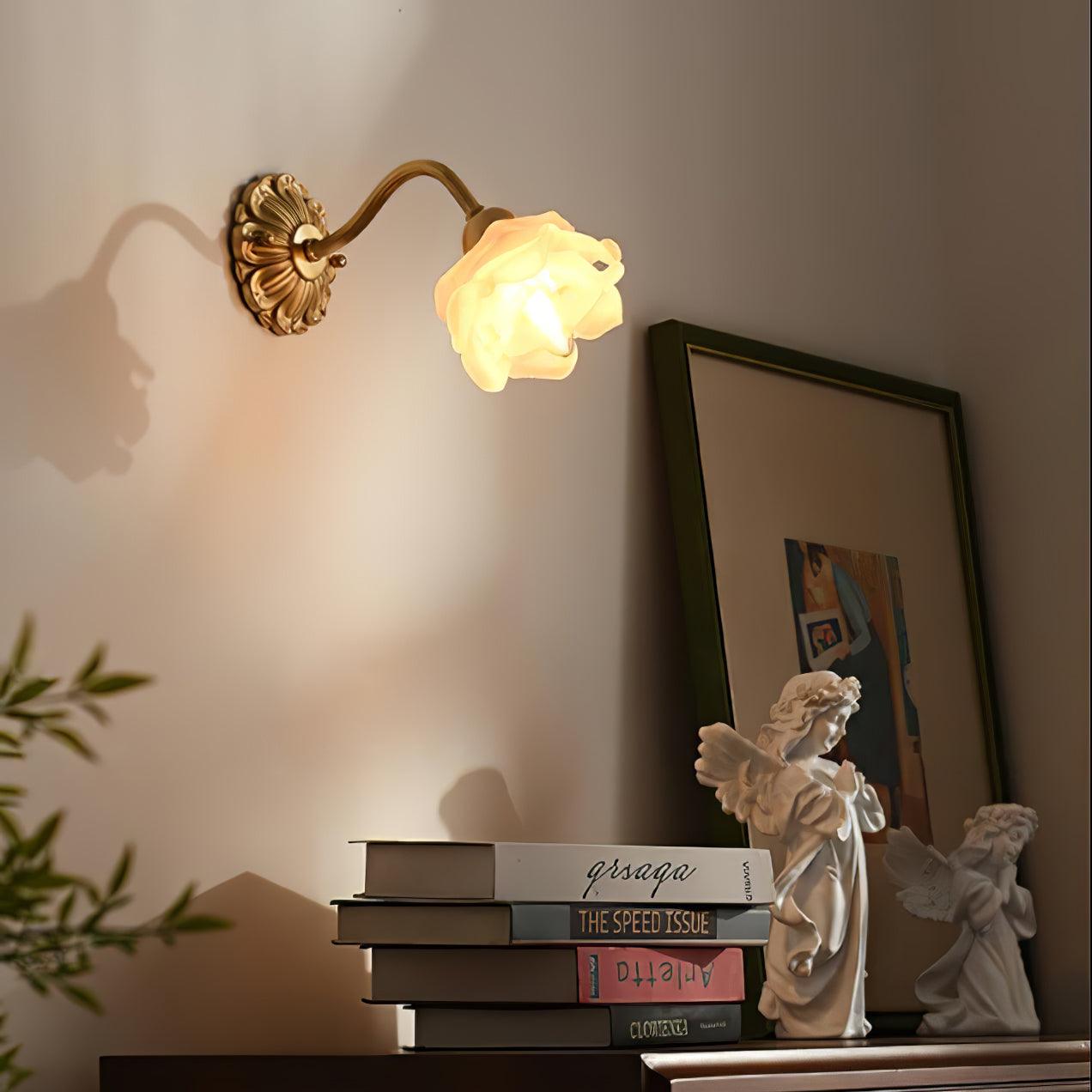 Lisaro | Wall lamp with floral design and brass frame | Elegant lighting for every interior