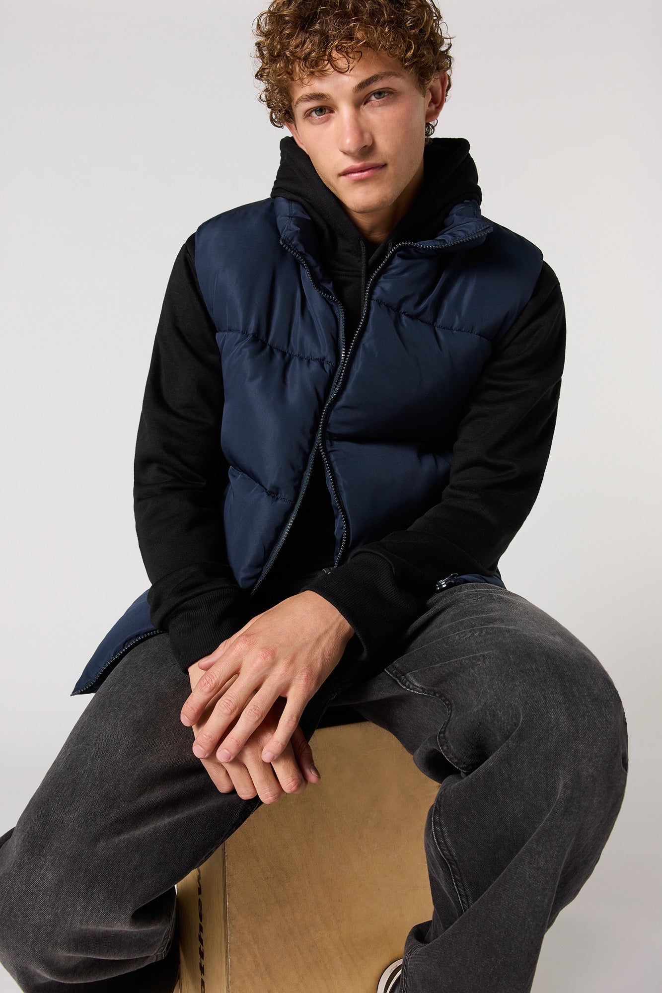 Men's Lightweight Puffer Vest for Ultimate Comfort and Warmth - Stylish & Versatile 0