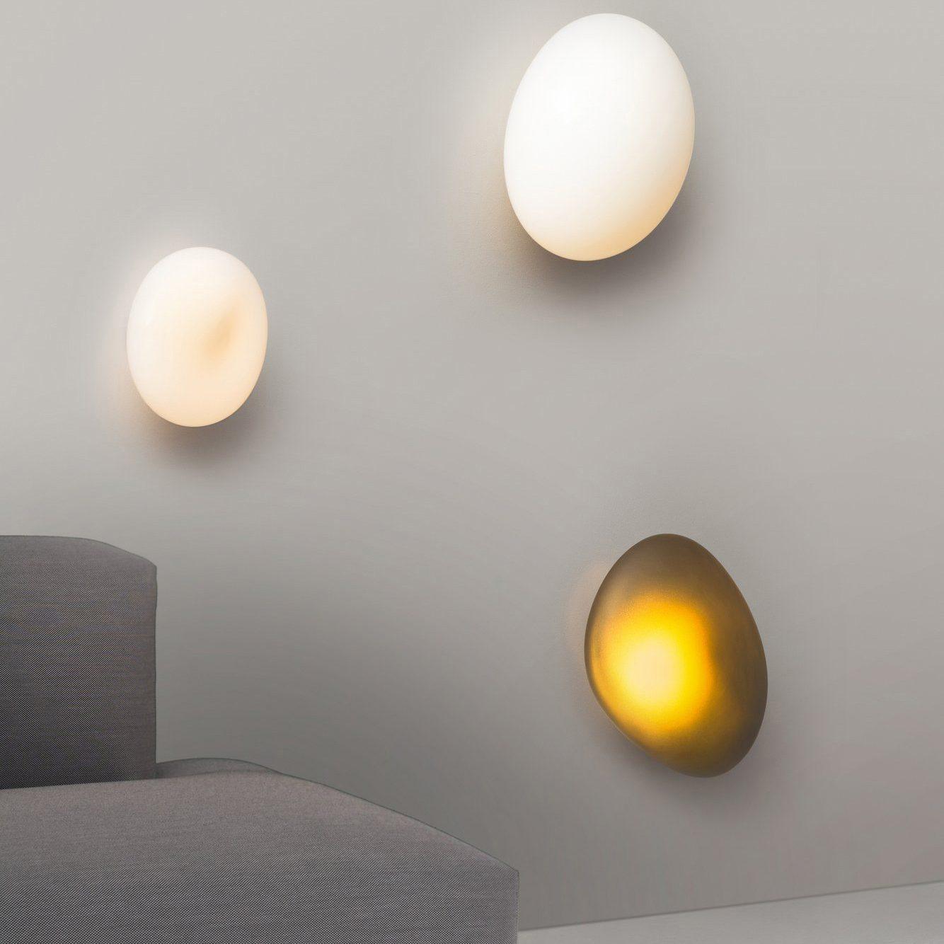 Modern LED Wall Sconce Light with Adjustable Color Temperature for Stylish Interiors