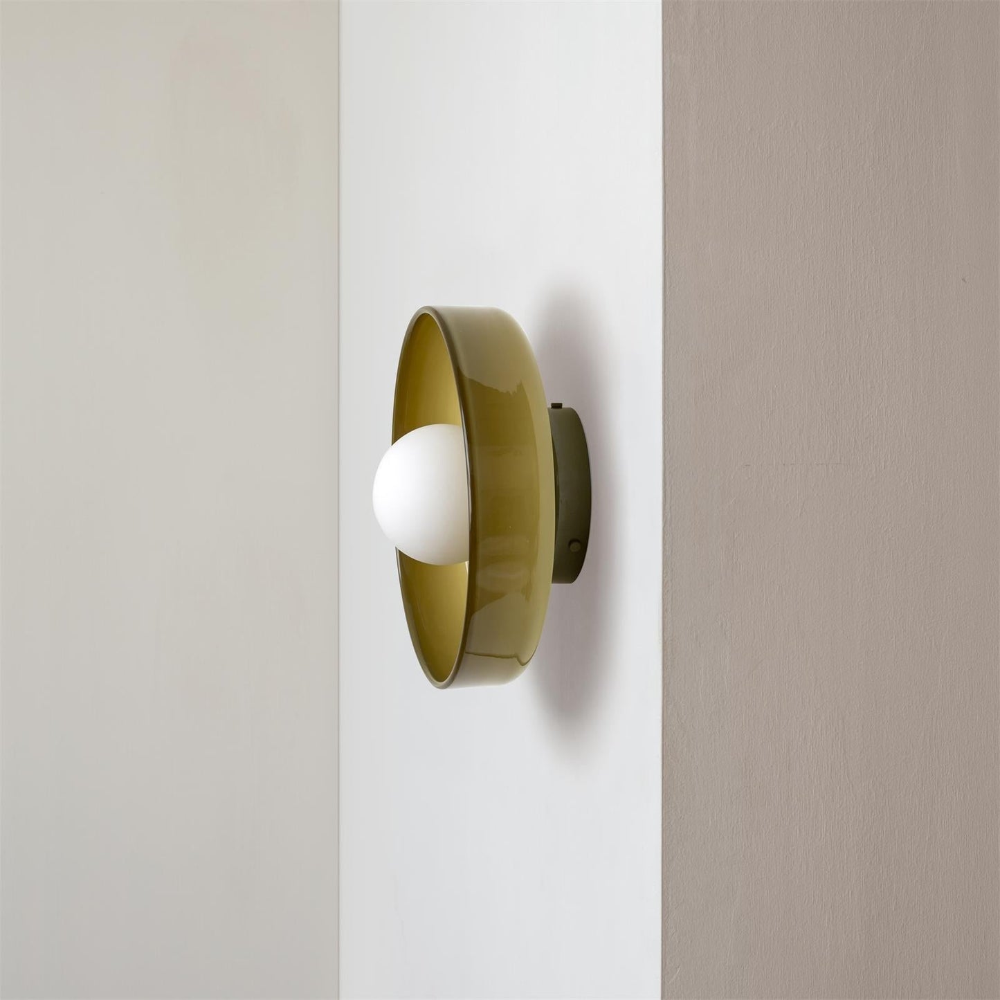 Modern Ceiling Light | Round Glass Shade with Warm Amber Shade | Elegant Lighting for a Pleasant Atmosphere