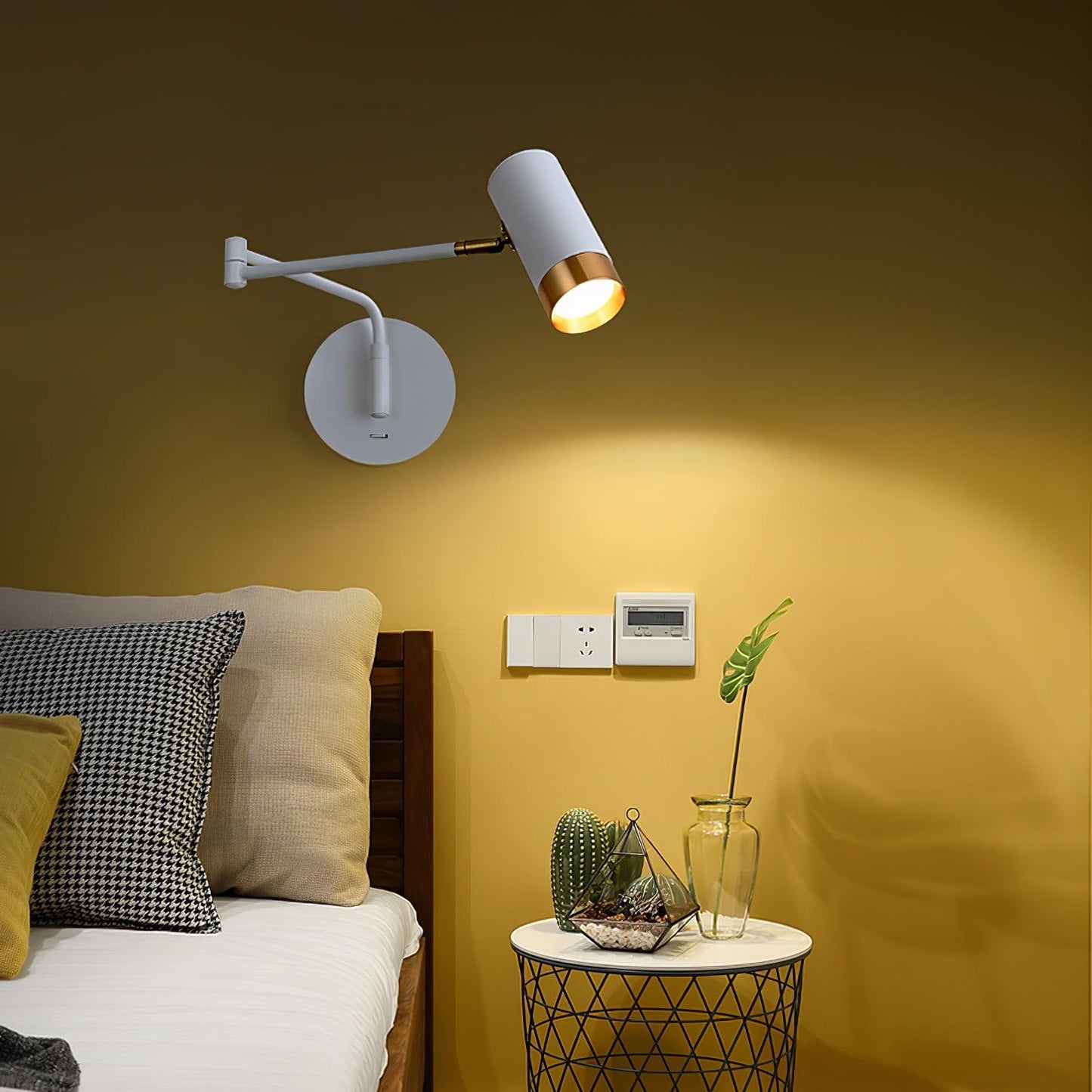 Adjustable Vintage Wall Sconce Lamp - Modern Wall Lighting for Stylish Interiors