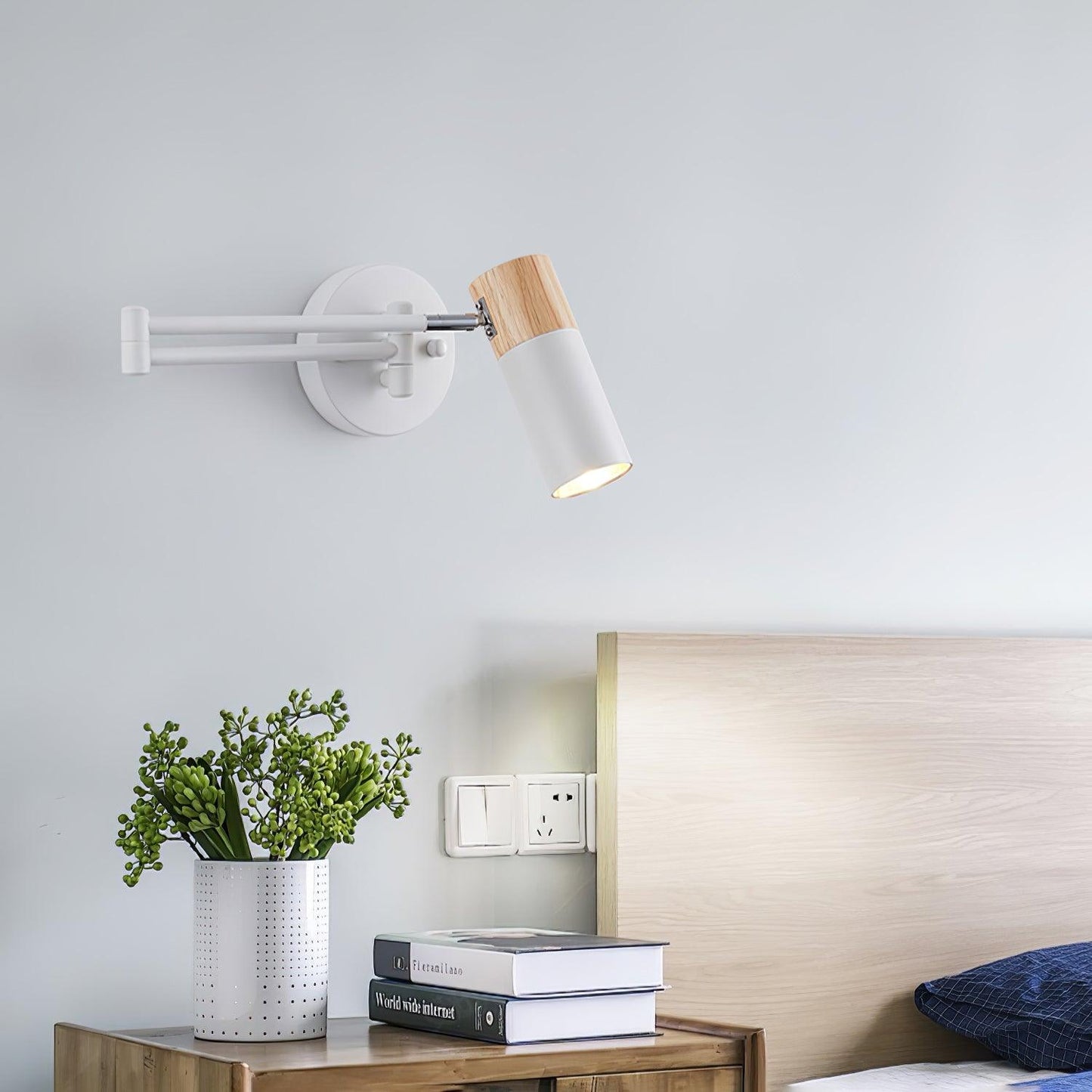 Adjustable Vintage Wall Sconce Lamp - Modern Wall Lighting for Stylish Interiors