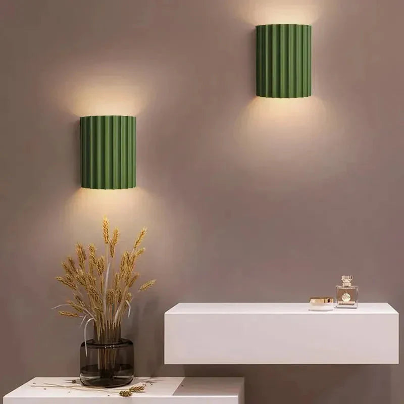 Modern Wall Sconce Lighting with Warm LED, Ribbed Design for Stylish Interiors - Ideal for Hallways and Bedrooms