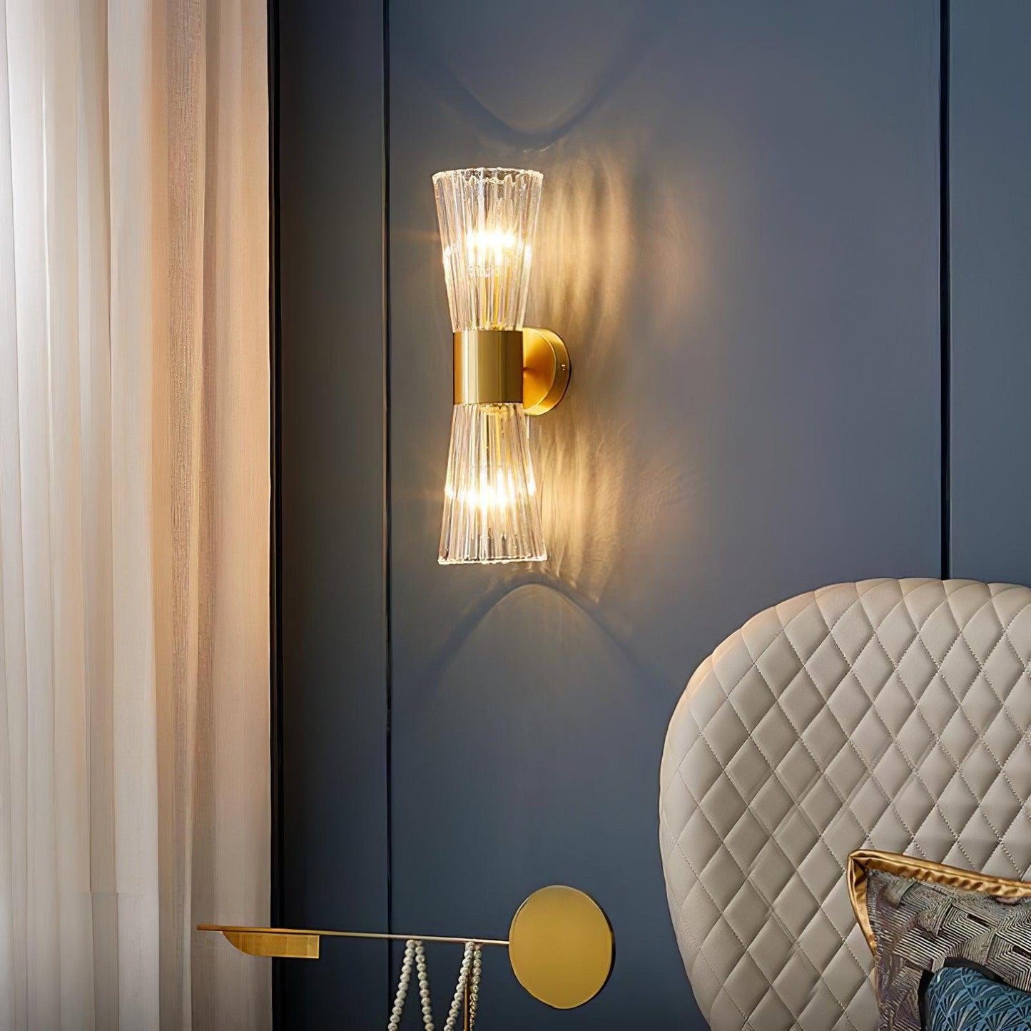 Elegant Wall Sconce Light with Unique Backplate - Stylish Wall Lamp for Bathroom and Dining Room