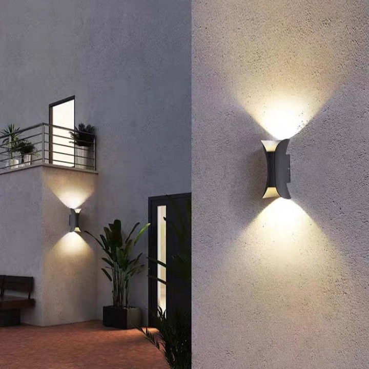 Otton | Modern Wall Lamp with Warm Gold Accents | Stylish Design for Atmosphere and Space Saving