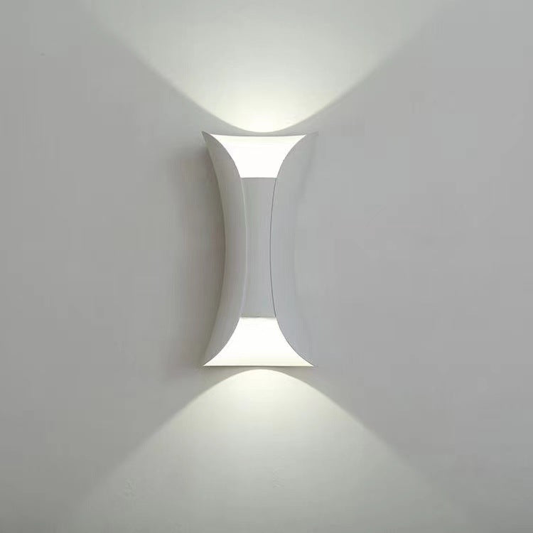 Otton | Modern Wall Lamp with Warm Gold Accents | Stylish Design for Atmosphere and Space Saving