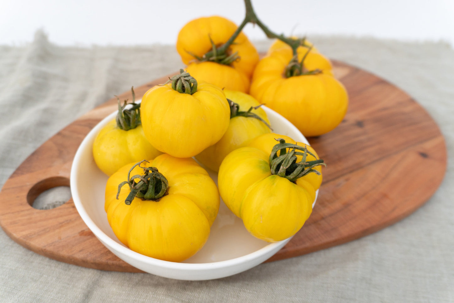 Porky Heirloom Tomato – Organic, Sweet Citrus Flavor for Gourmet Cooking and Fresh Salads 1
