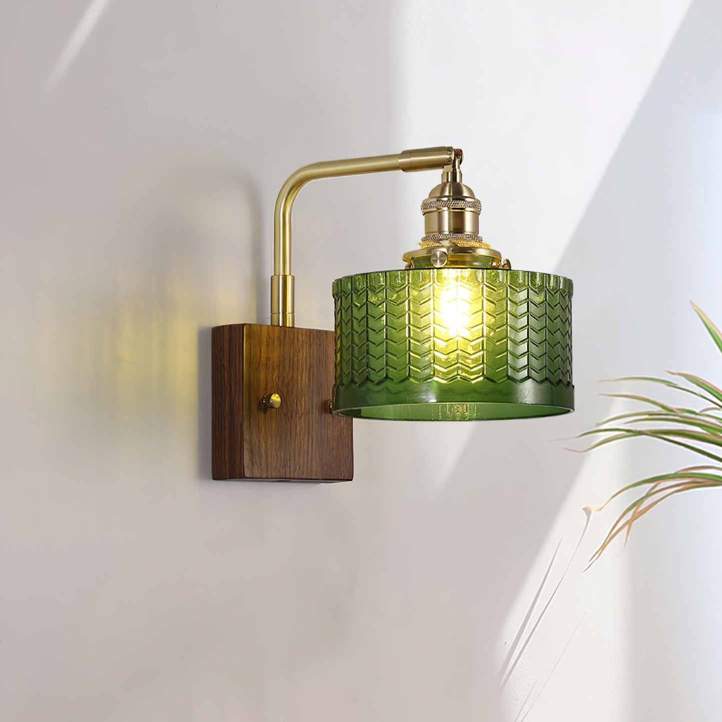 Quilivon | Wall lamp with retro design and glass shade | Elegant lighting for the living room and bedroom