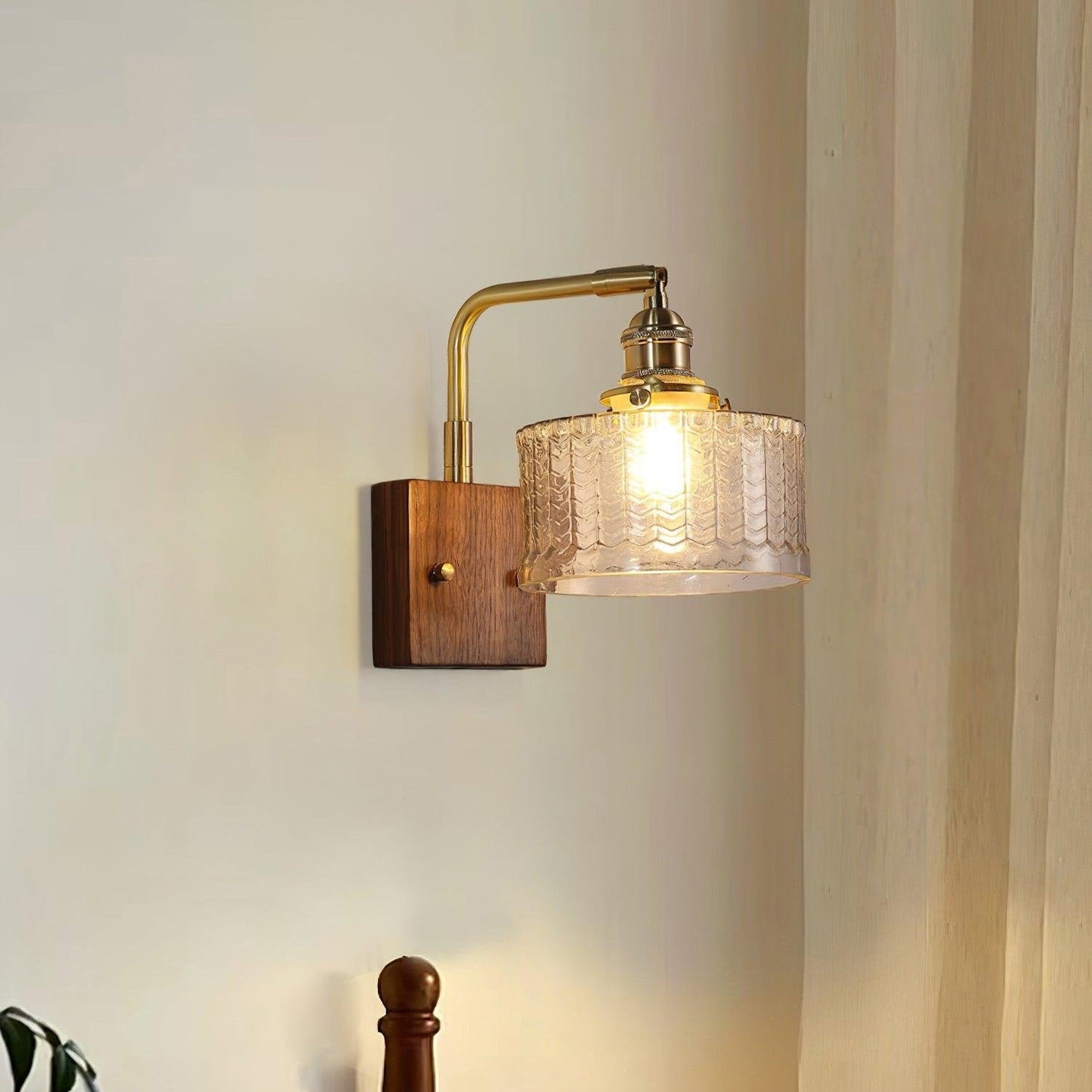 Quilivon | Wall lamp with retro design and glass shade | Elegant lighting for the living room and bedroom