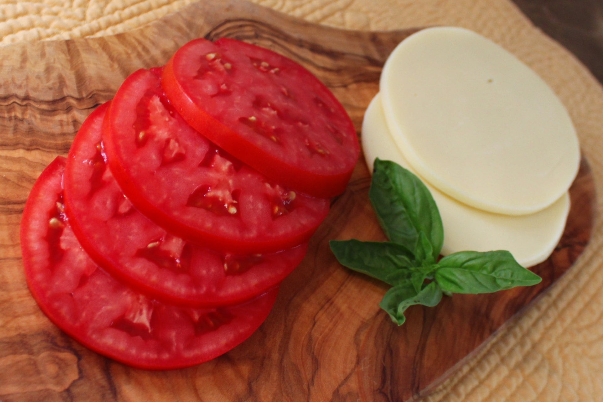 Rubee Goddess Tomato Seeds – High-Yielding Red Slicer with Disease Resistance for Bountiful Late Season Harvests 1