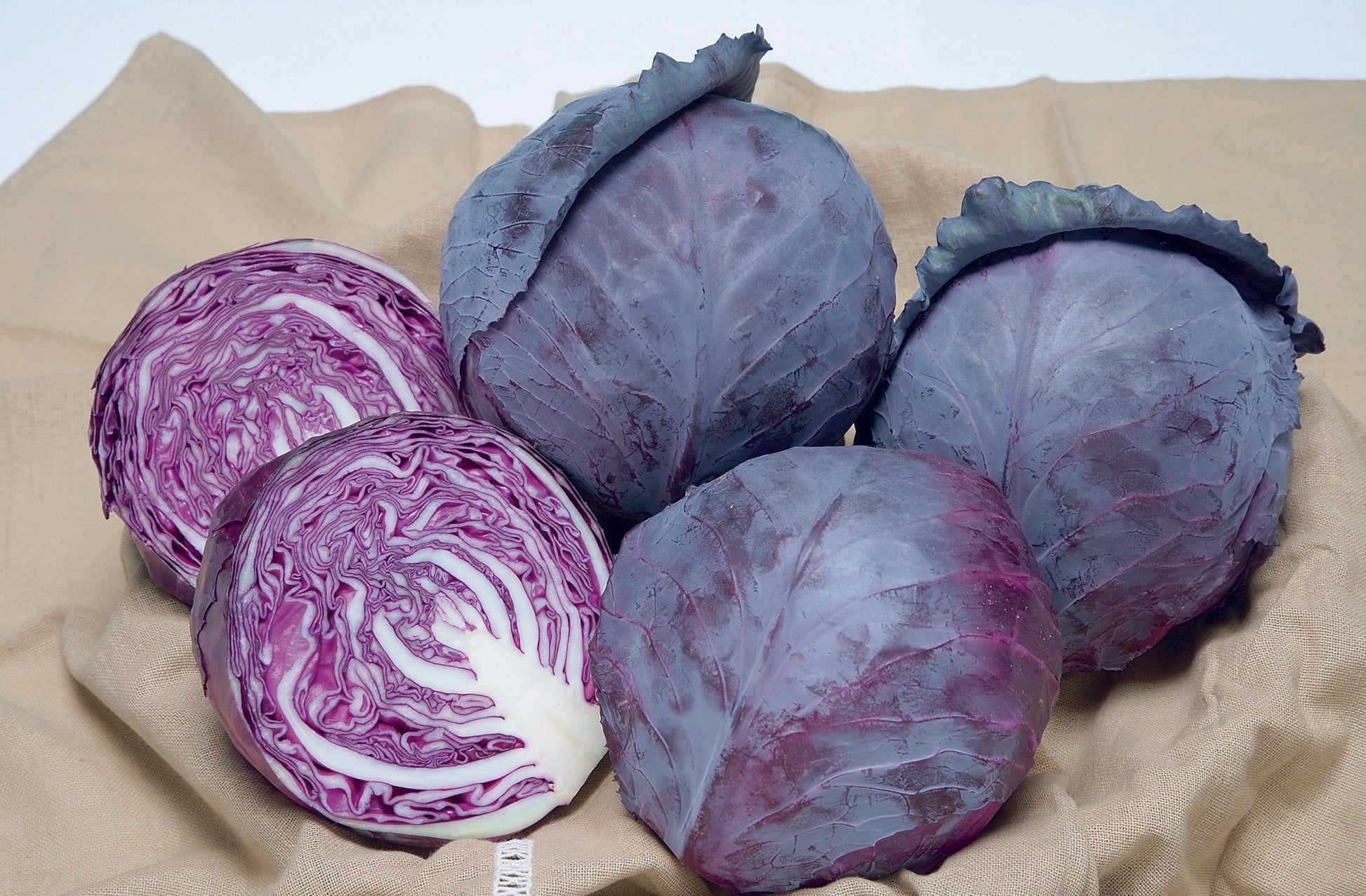Ruby Gardeners' Early Red Cabbage – Compact Size for Small Spaces and Flexible Harvesting 0
