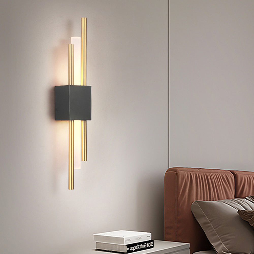 Elegant Wall Sconce Lighting - Modern Vertical Wall Lamp with Warm Light, Black Metal & Acrylic Design, 50 cm Height