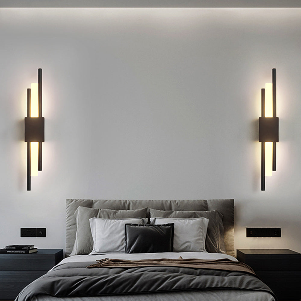 Elegant Wall Sconce Lighting - Modern Vertical Wall Lamp with Warm Light, Black Metal & Acrylic Design, 50 cm Height