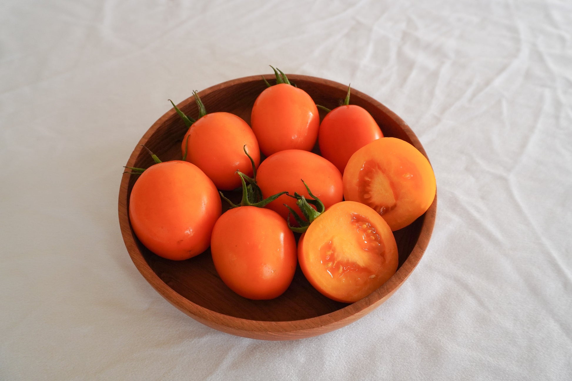Sierra Tomato Plants – Vibrant Orange Roma Variety for Flavorful Sauces and Dishes 1
