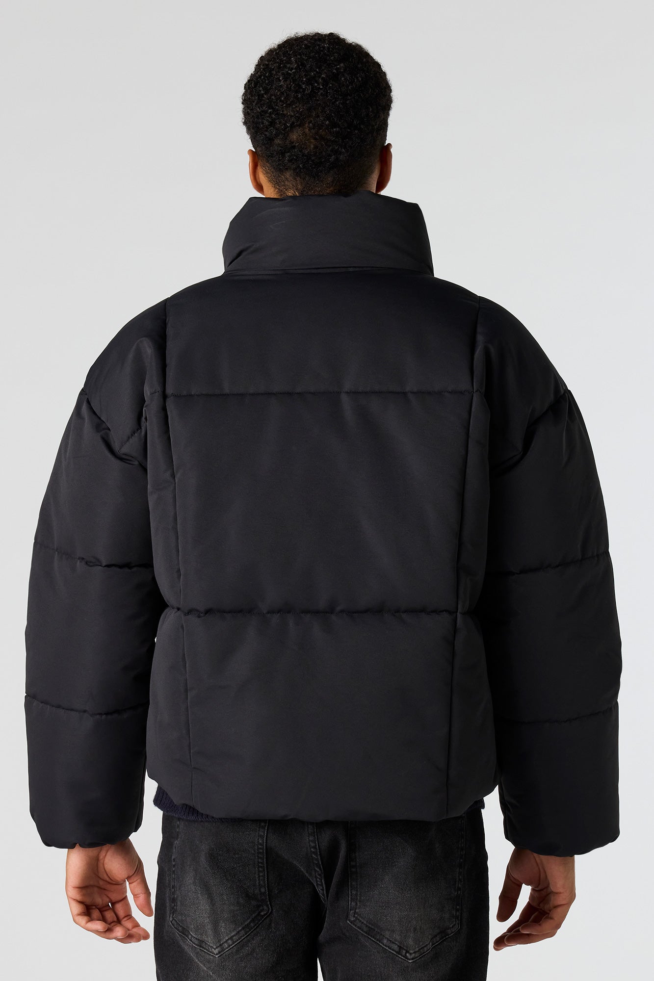Stylish Black Puffer Jacket for Men and Women - Ultimate Warmth and Comfort 1