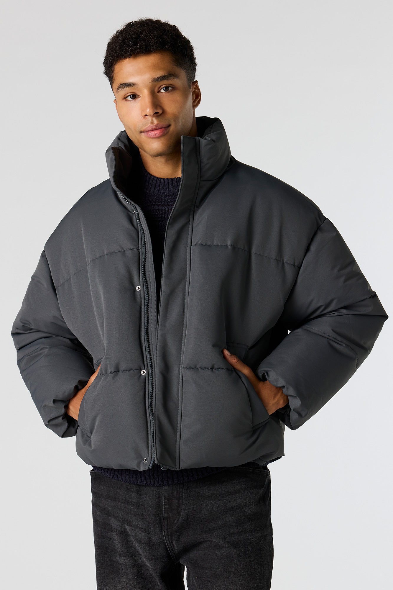 Stylish Black Puffer Jacket for Men and Women - Ultimate Warmth and Comfort 8