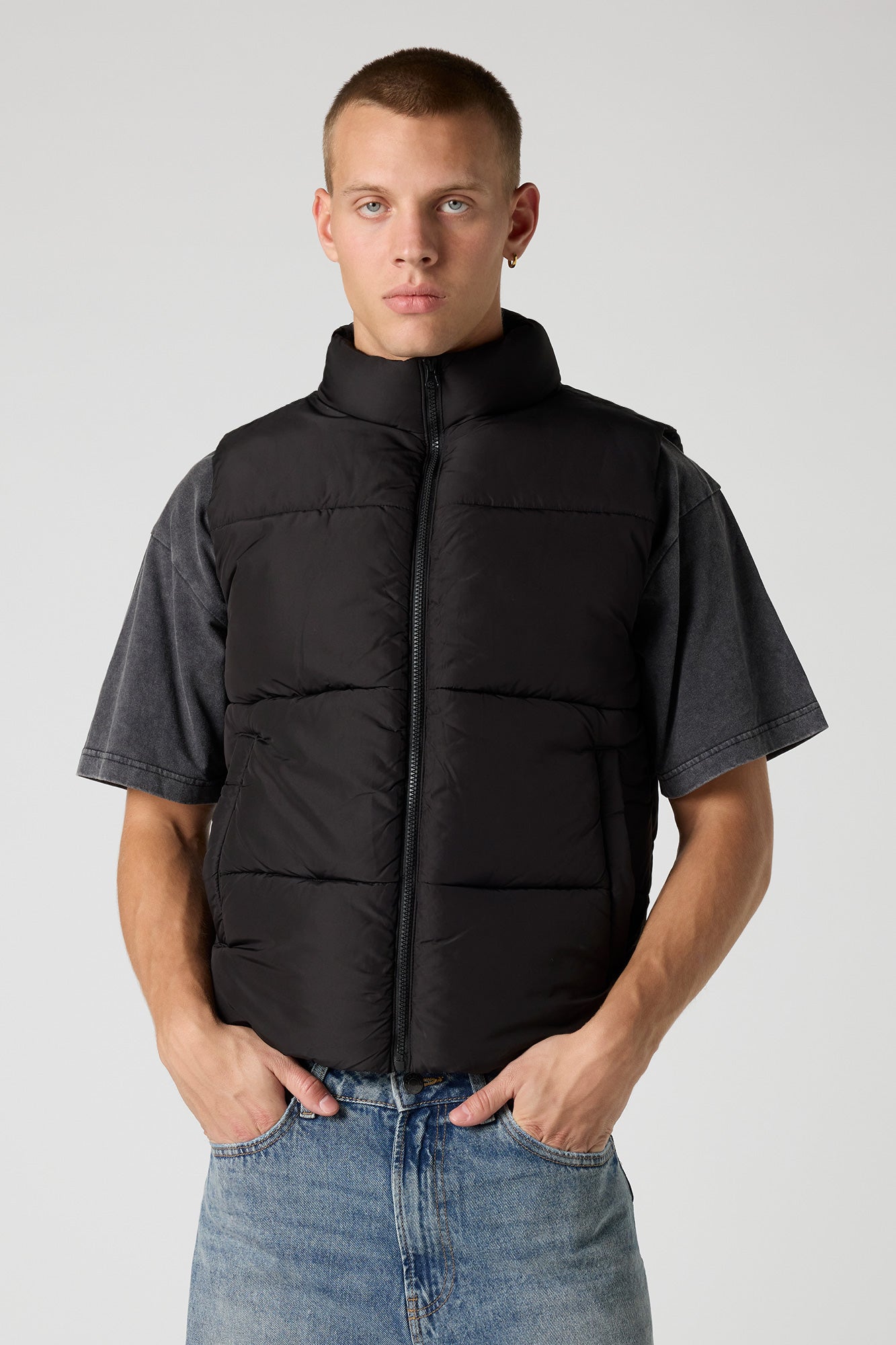 Stylish Puffer Vest for Ultimate Warmth and Comfort - Perfect Layering Piece 3