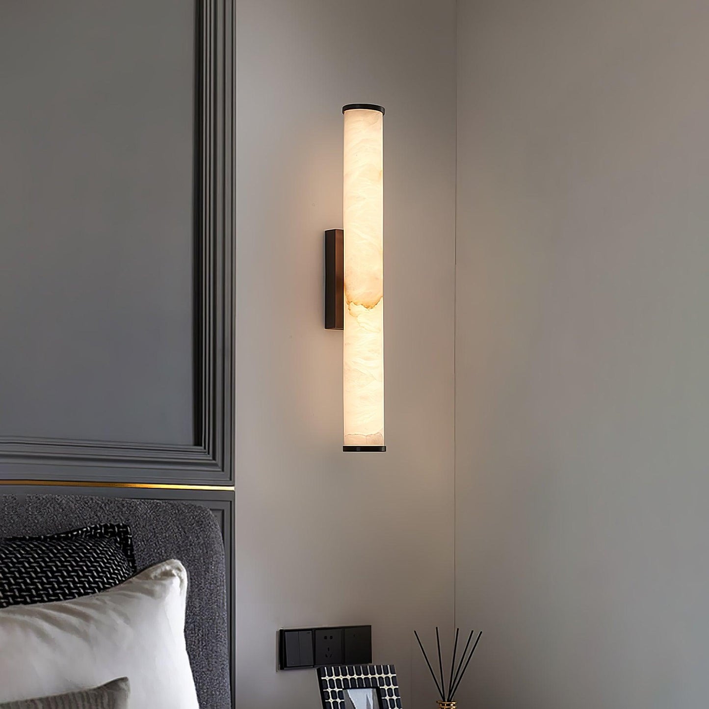 Elegant Alabaster Wall Sconce Light with LED Lighting - Modern Wall Lamp for Indoor Use