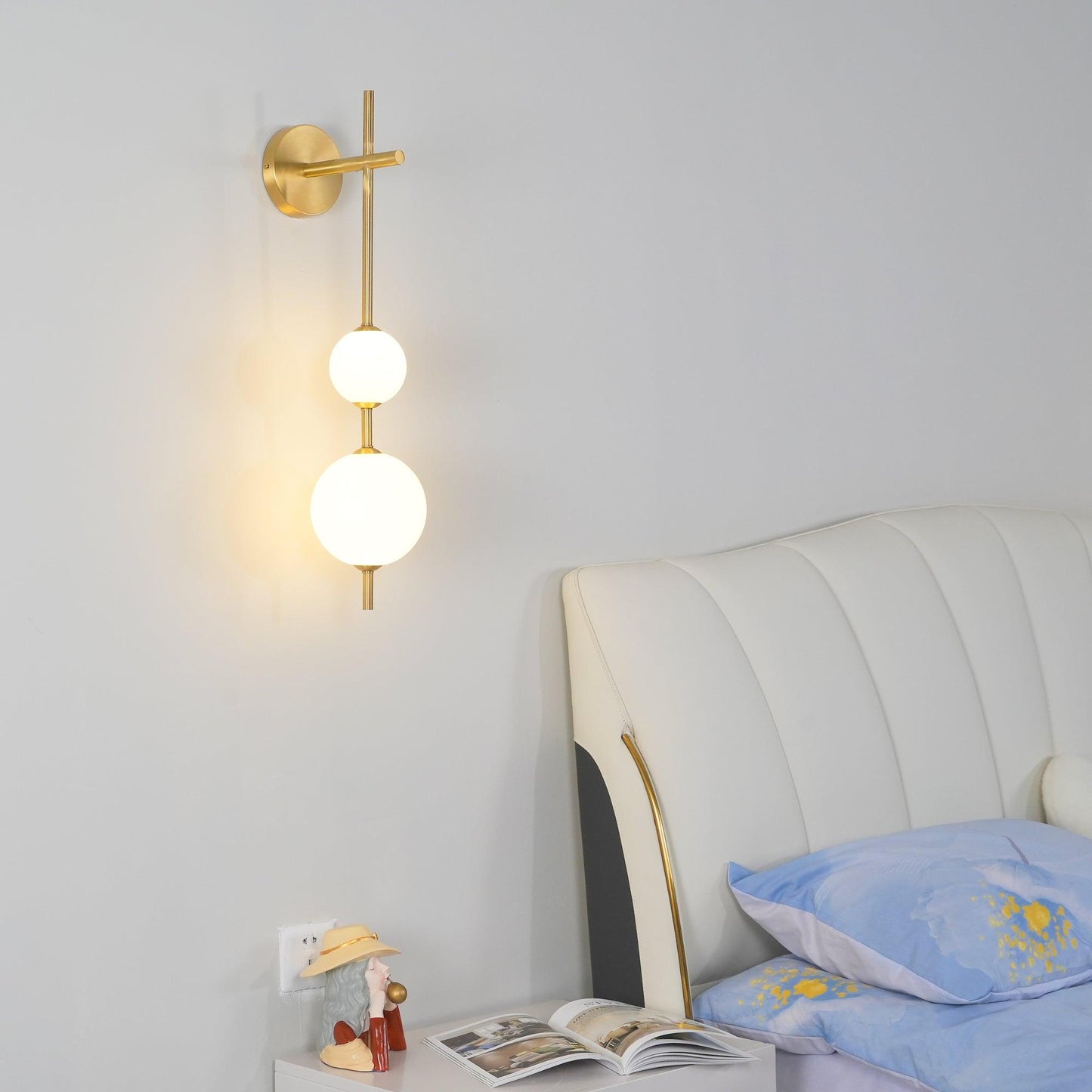 Talon Modern LED Wall Sconce Lighting with Dimming - Elegant Wall Lamp for Cozy Interiors in Black and White