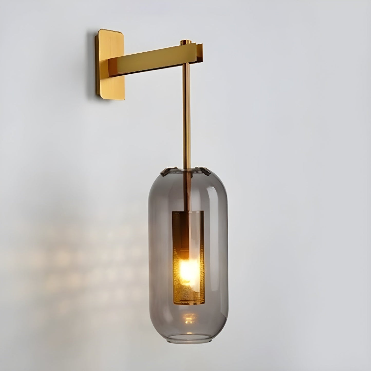 Yovano | Wall lamp with elegant glass shade | Modern design for atmospheric lighting