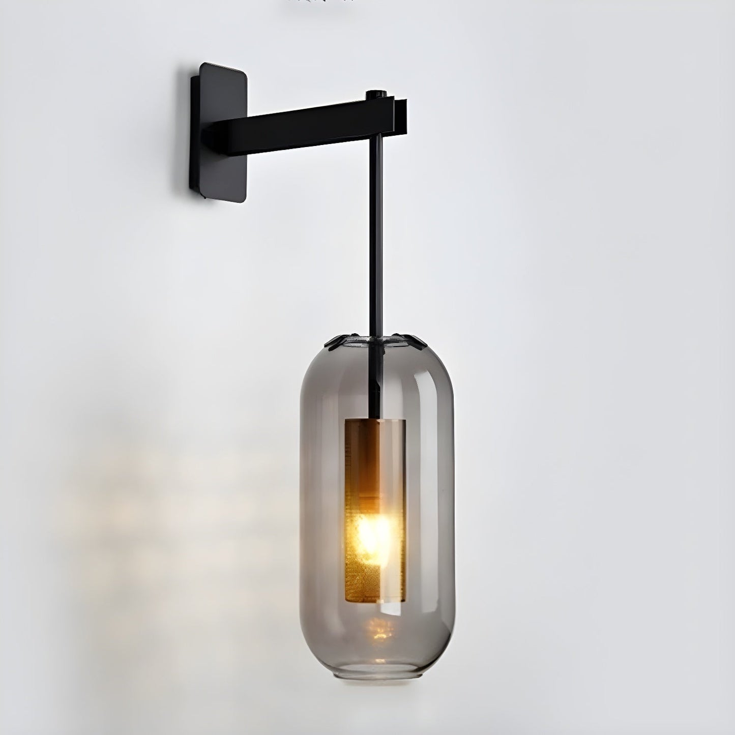 Yovano | Wall lamp with elegant glass shade | Modern design for atmospheric lighting