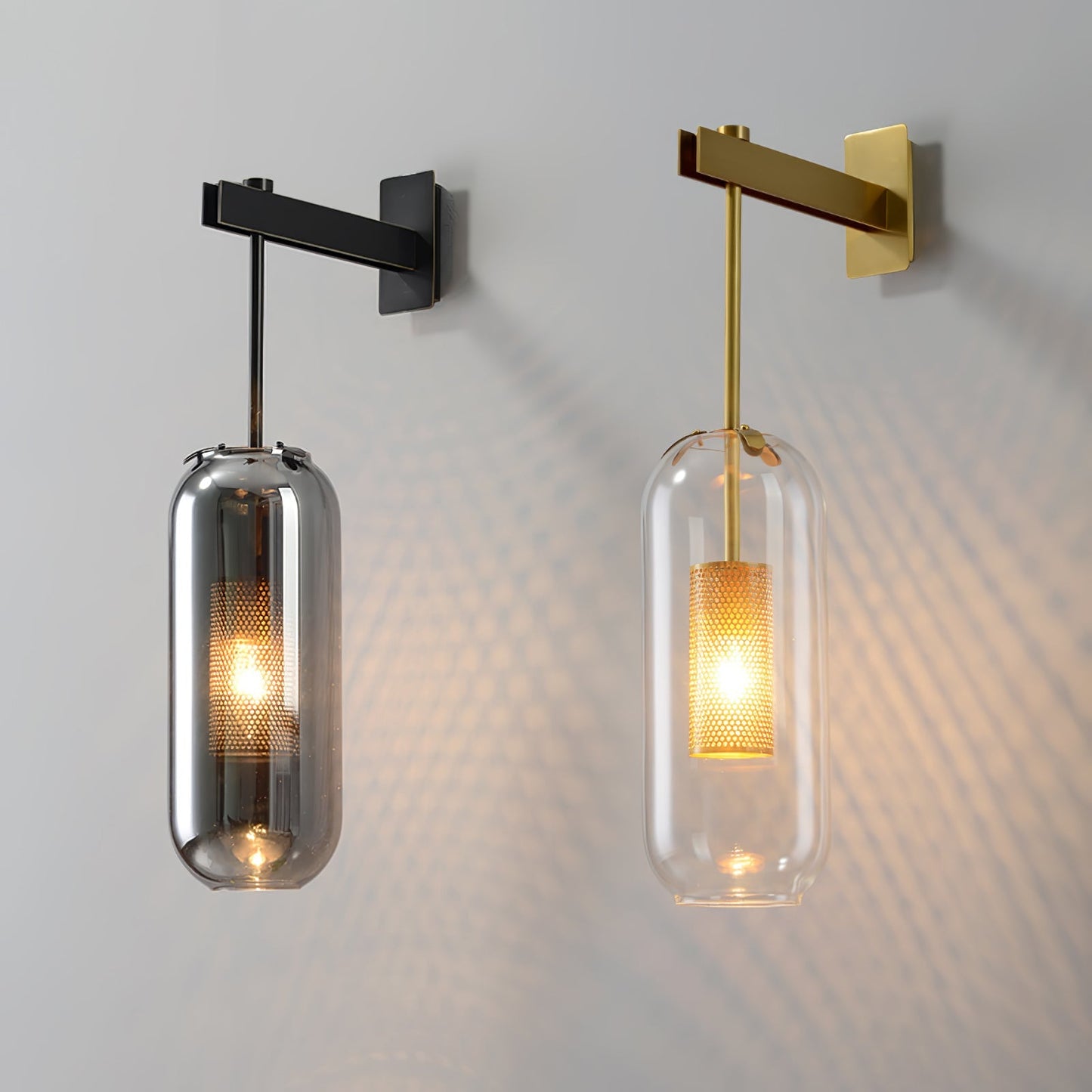 Yovano | Wall lamp with elegant glass shade | Modern design for atmospheric lighting