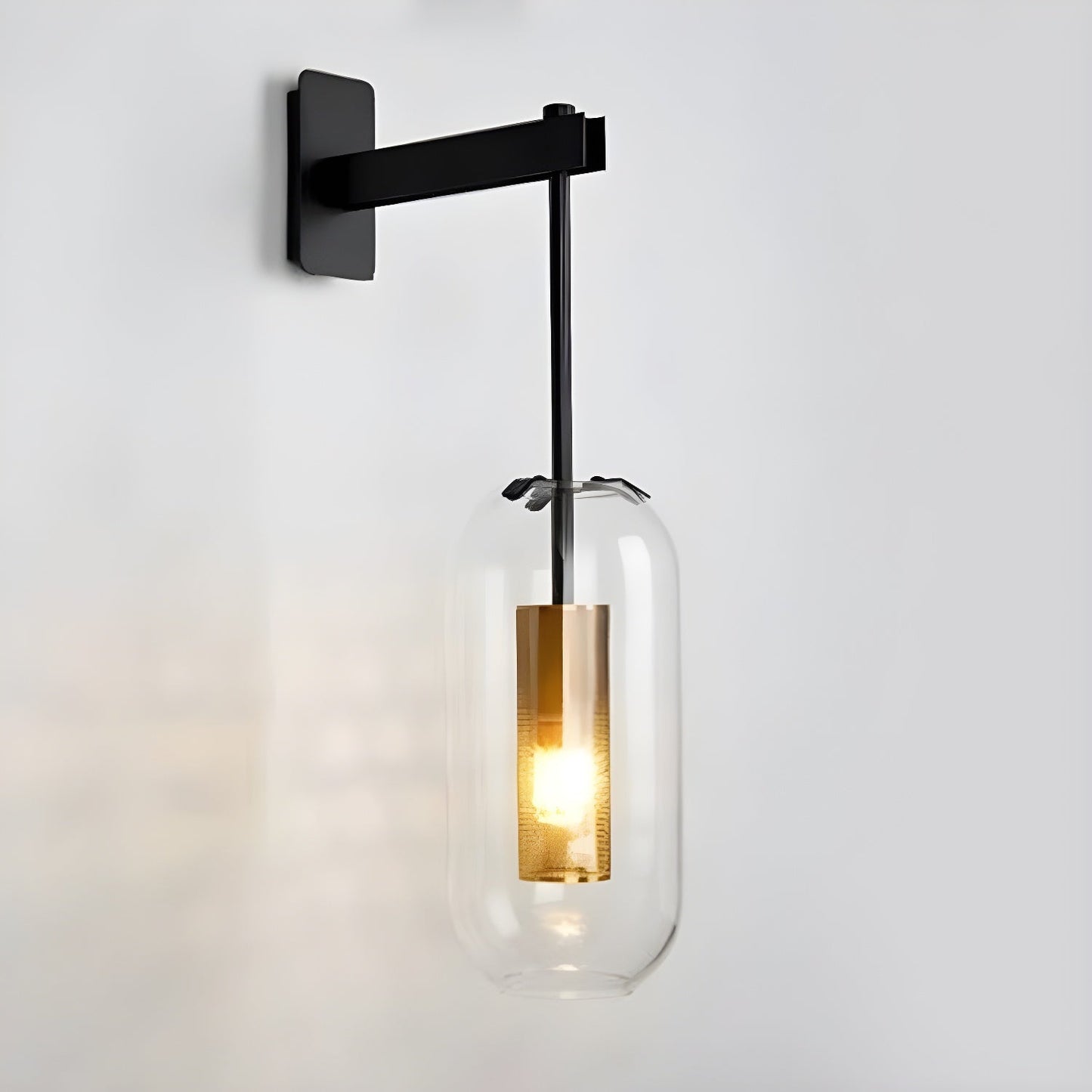 Yovano | Wall lamp with elegant glass shade | Modern design for atmospheric lighting